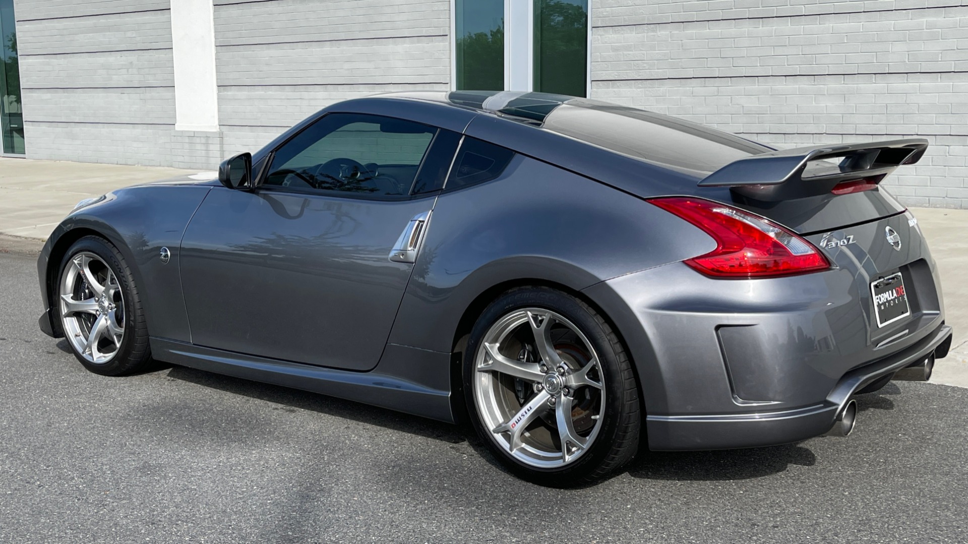 Used 2011 Nissan 370Z NISMO COUPE / 3.7L V6 / 6-SPD MAN / AUTO CLIMATE CONTROL for sale Sold at Formula Imports in Charlotte NC 28227 5