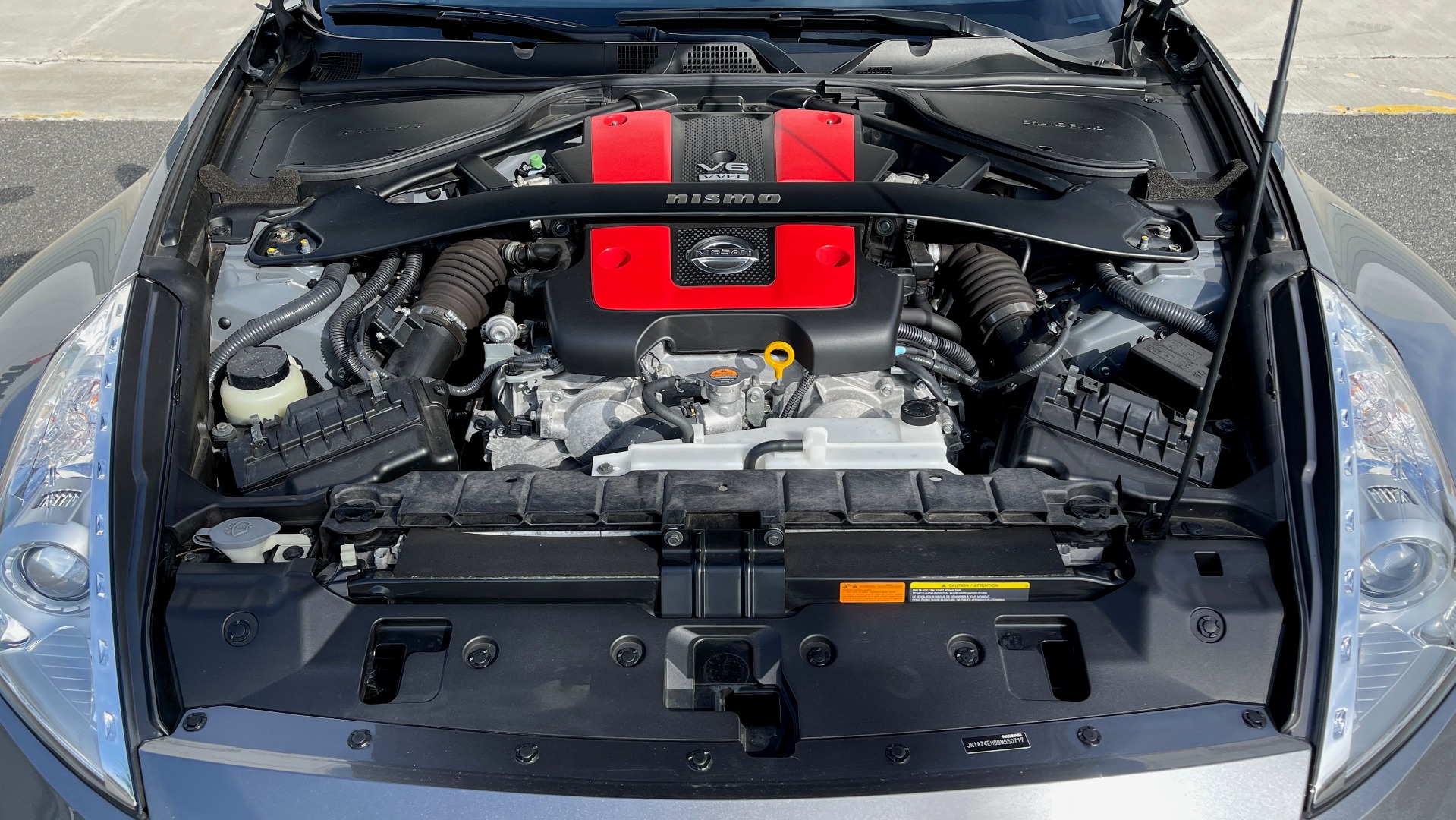 Used 2011 Nissan 370Z NISMO COUPE / 3.7L V6 / 6-SPD MAN