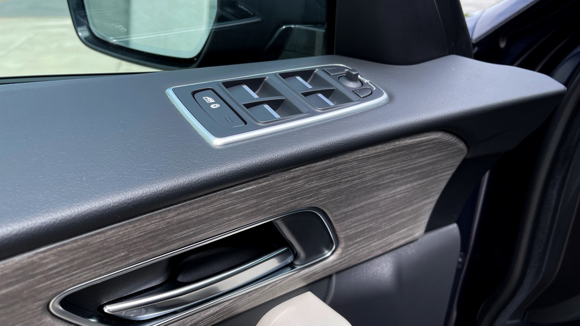 Used 2019 Jaguar F-PACE S / DRIVE PKG / BSA / HUD / BLACK EXT PKG / REARVIEW for sale $50,995 at Formula Imports in Charlotte NC 28227 26