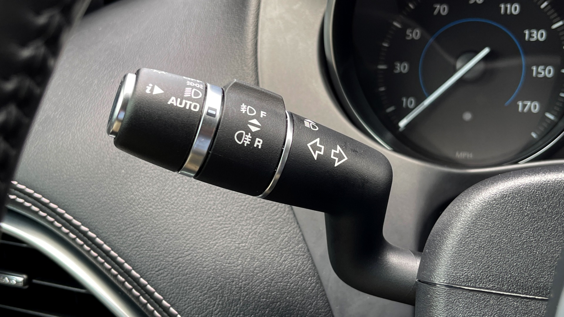 Used 2019 Jaguar F-PACE S / DRIVE PKG / BSA / HUD / BLACK EXT PKG / REARVIEW for sale $50,995 at Formula Imports in Charlotte NC 28227 36