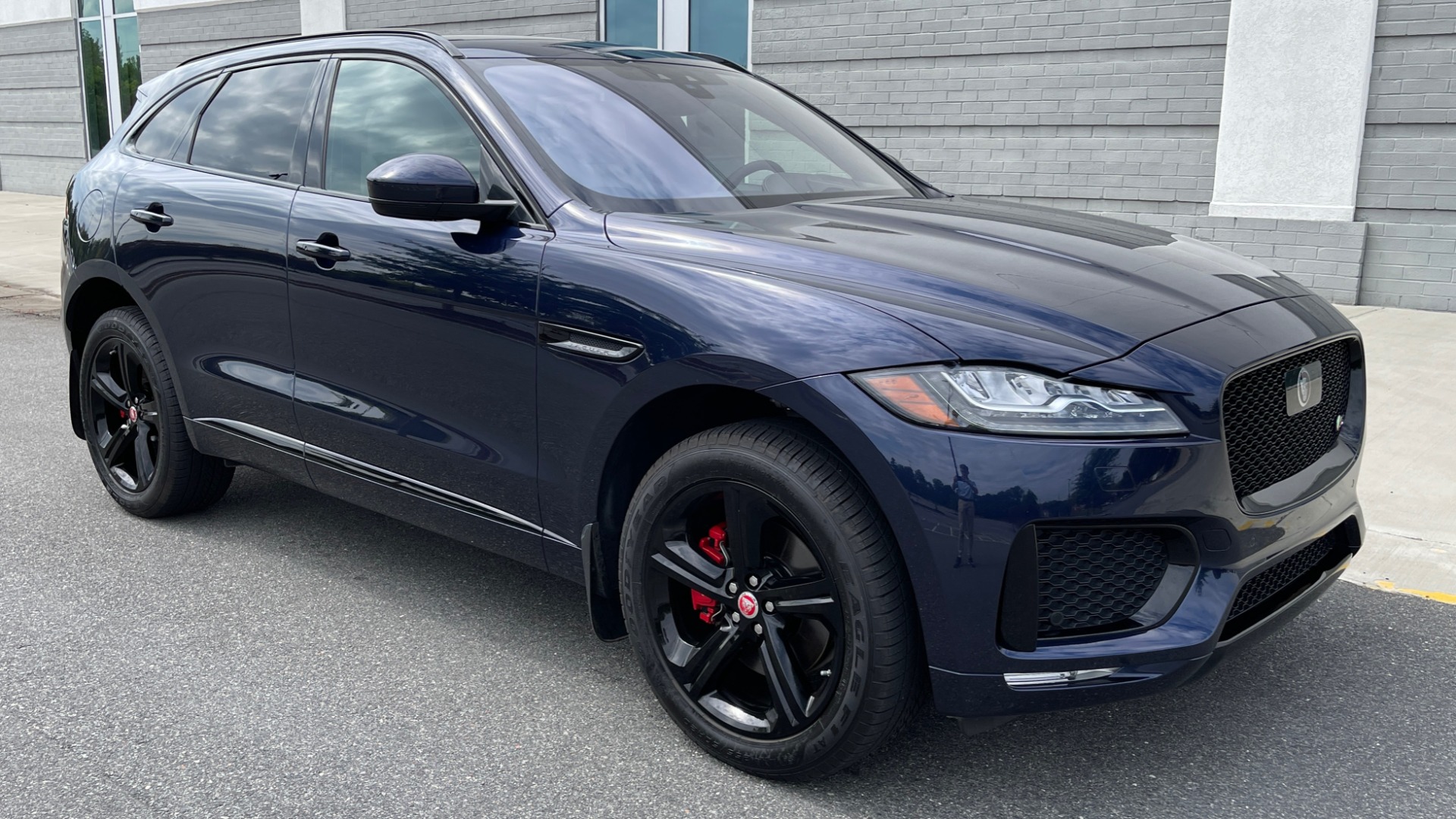 Used 2019 Jaguar F-PACE S for sale Sold at Formula Imports in Charlotte NC 28227 6