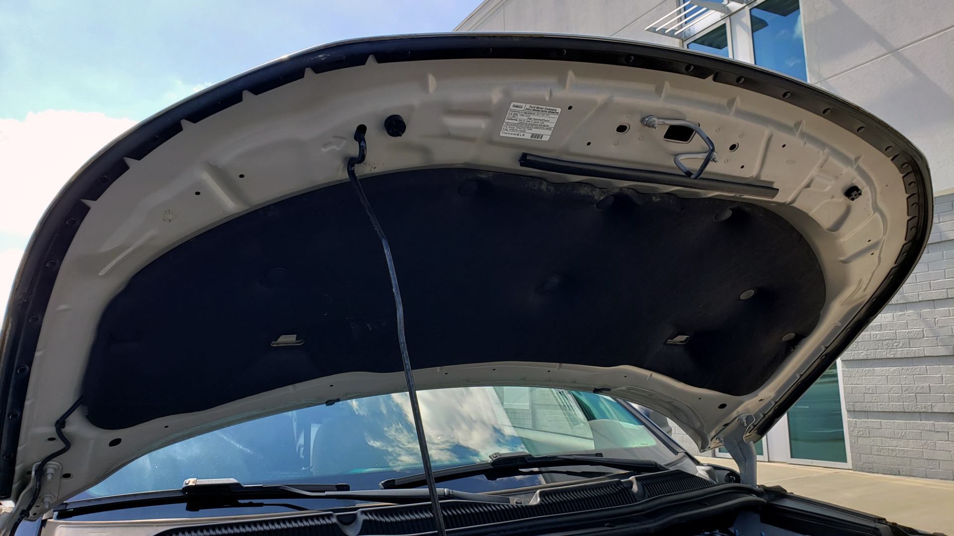 Used 2017 Ford EXPLORER 3.5L V6 / 6-SPD AUTO / BLIND SPOT MONITOR / 3-ROW / SYNC / REARVIEW for sale Sold at Formula Imports in Charlotte NC 28227 17