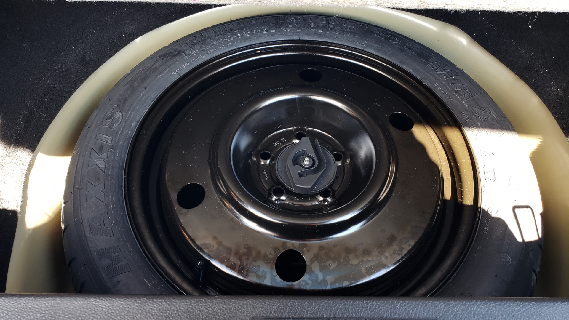 Used 2017 Ford EXPLORER 3.5L V6 / 6-SPD AUTO / BLIND SPOT MONITOR / 3-ROW / SYNC / REARVIEW for sale Sold at Formula Imports in Charlotte NC 28227 20