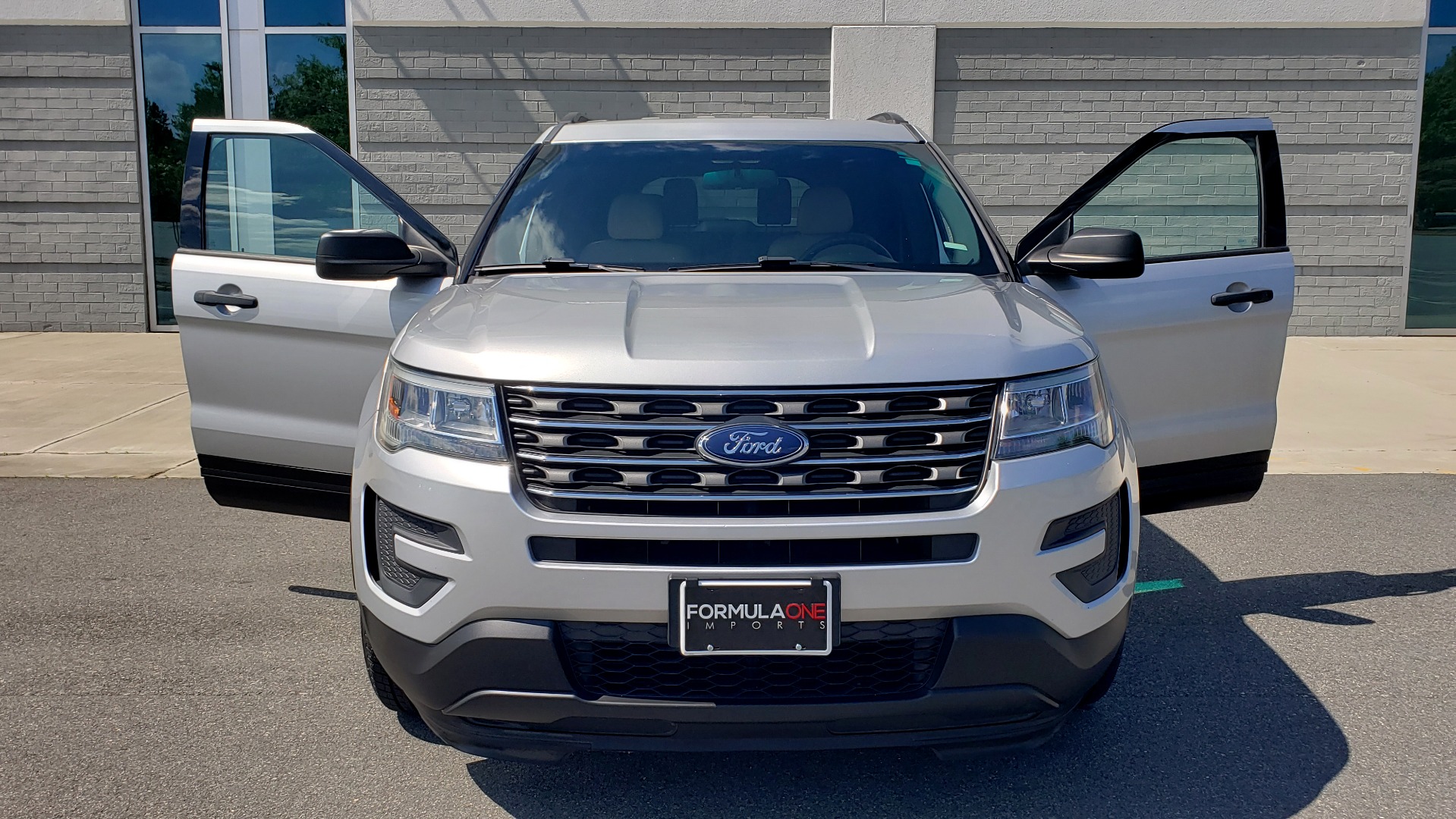 Used 2017 Ford EXPLORER 3.5L V6 / 6-SPD AUTO / BLIND SPOT MONITOR / 3-ROW / SYNC / REARVIEW for sale Sold at Formula Imports in Charlotte NC 28227 21