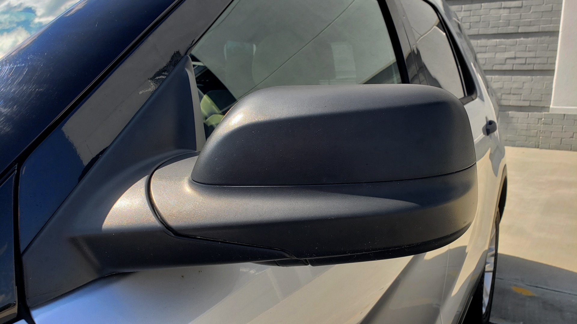 Used 2017 Ford EXPLORER 3.5L V6 / 6-SPD AUTO / BLIND SPOT MONITOR / 3-ROW / SYNC / REARVIEW for sale Sold at Formula Imports in Charlotte NC 28227 26