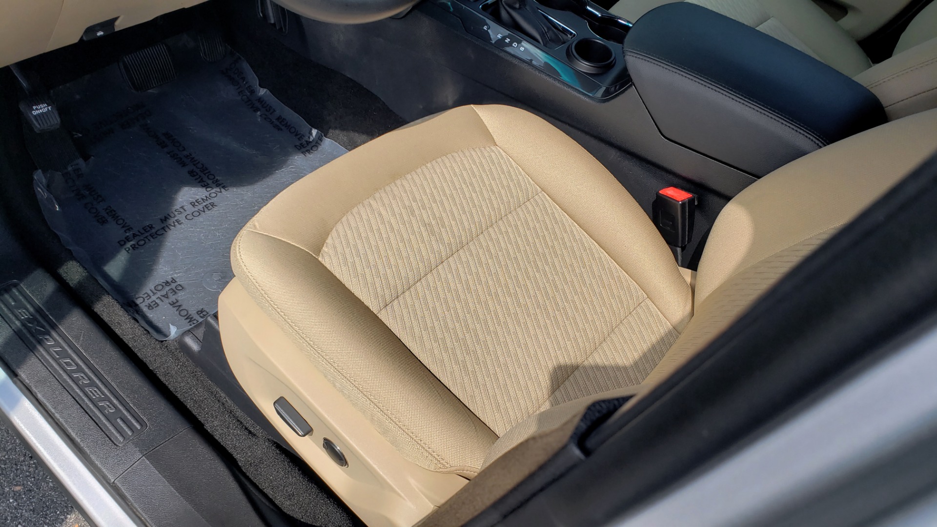 Used 2017 Ford EXPLORER 3.5L V6 / 6-SPD AUTO / BLIND SPOT MONITOR / 3-ROW / SYNC / REARVIEW for sale Sold at Formula Imports in Charlotte NC 28227 32