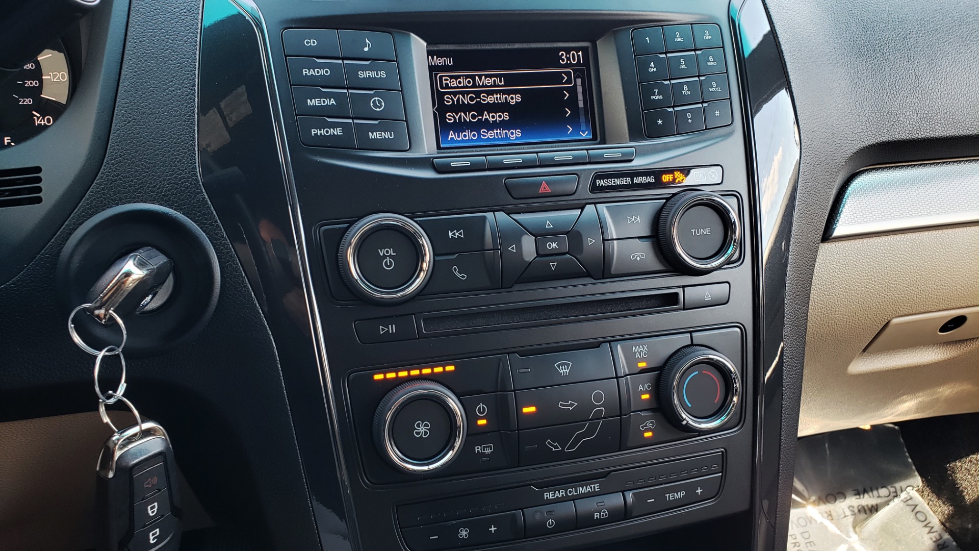 Used 2017 Ford EXPLORER 3.5L V6 / 6-SPD AUTO / BLIND SPOT MONITOR / 3-ROW / SYNC / REARVIEW for sale Sold at Formula Imports in Charlotte NC 28227 43