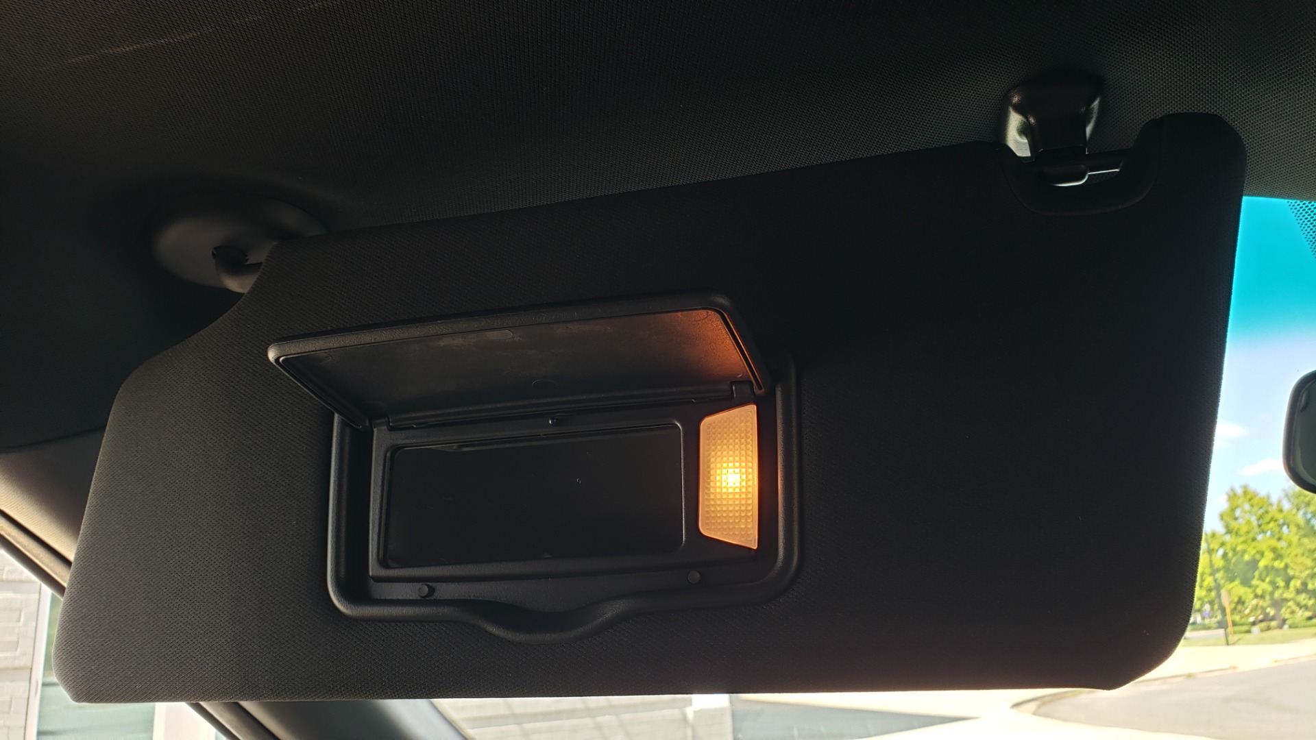 Used 2017 Ford EXPLORER 3.5L V6 / 6-SPD AUTO / BLIND SPOT MONITOR / 3-ROW / SYNC / REARVIEW for sale Sold at Formula Imports in Charlotte NC 28227 50