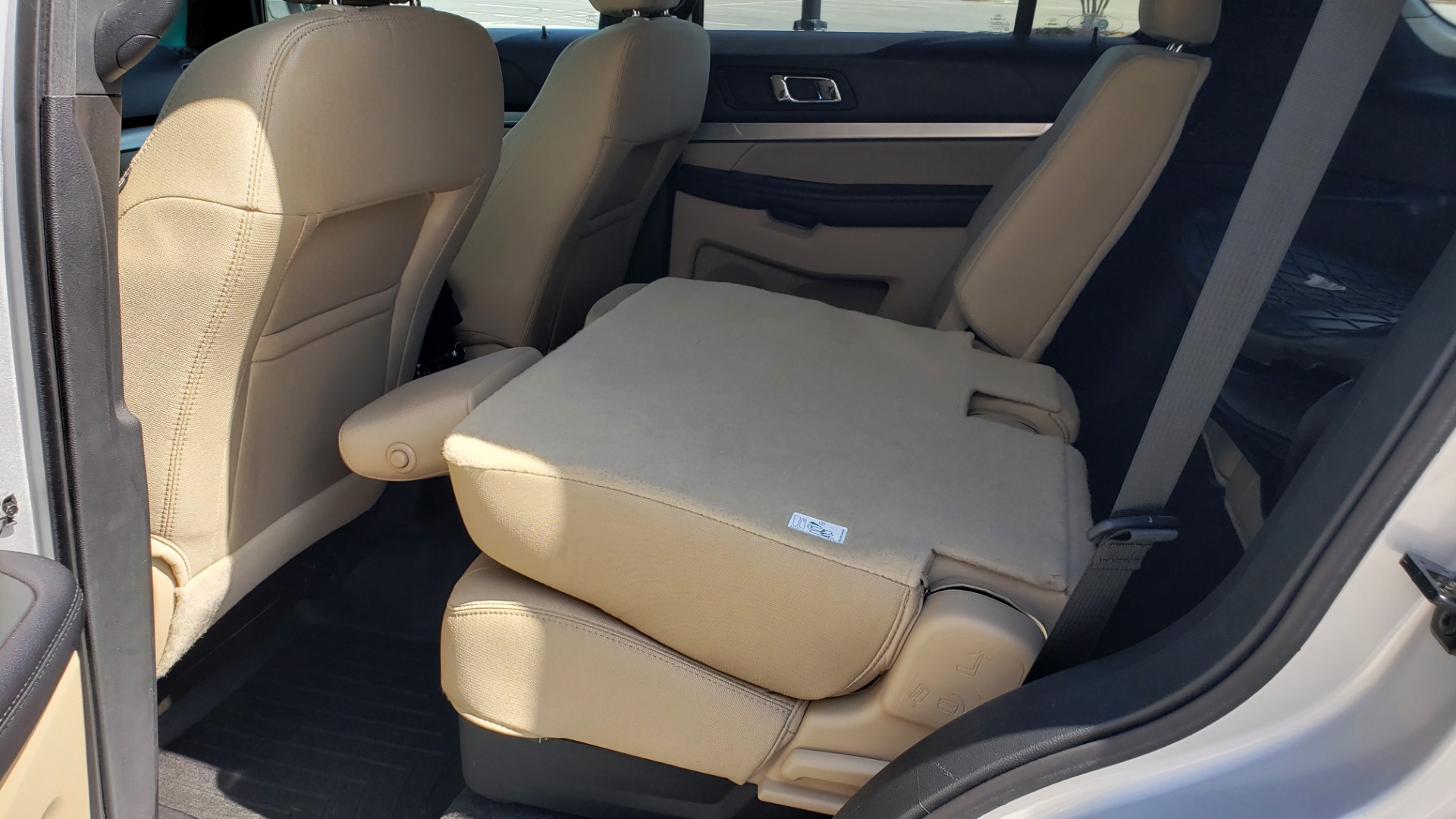 Used 2017 Ford EXPLORER 3.5L V6 / 6-SPD AUTO / BLIND SPOT MONITOR / 3-ROW / SYNC / REARVIEW for sale Sold at Formula Imports in Charlotte NC 28227 56