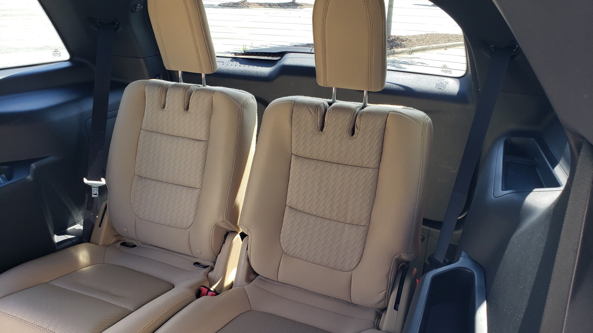 Used 2017 Ford EXPLORER 3.5L V6 / 6-SPD AUTO / BLIND SPOT MONITOR / 3-ROW / SYNC / REARVIEW for sale Sold at Formula Imports in Charlotte NC 28227 61