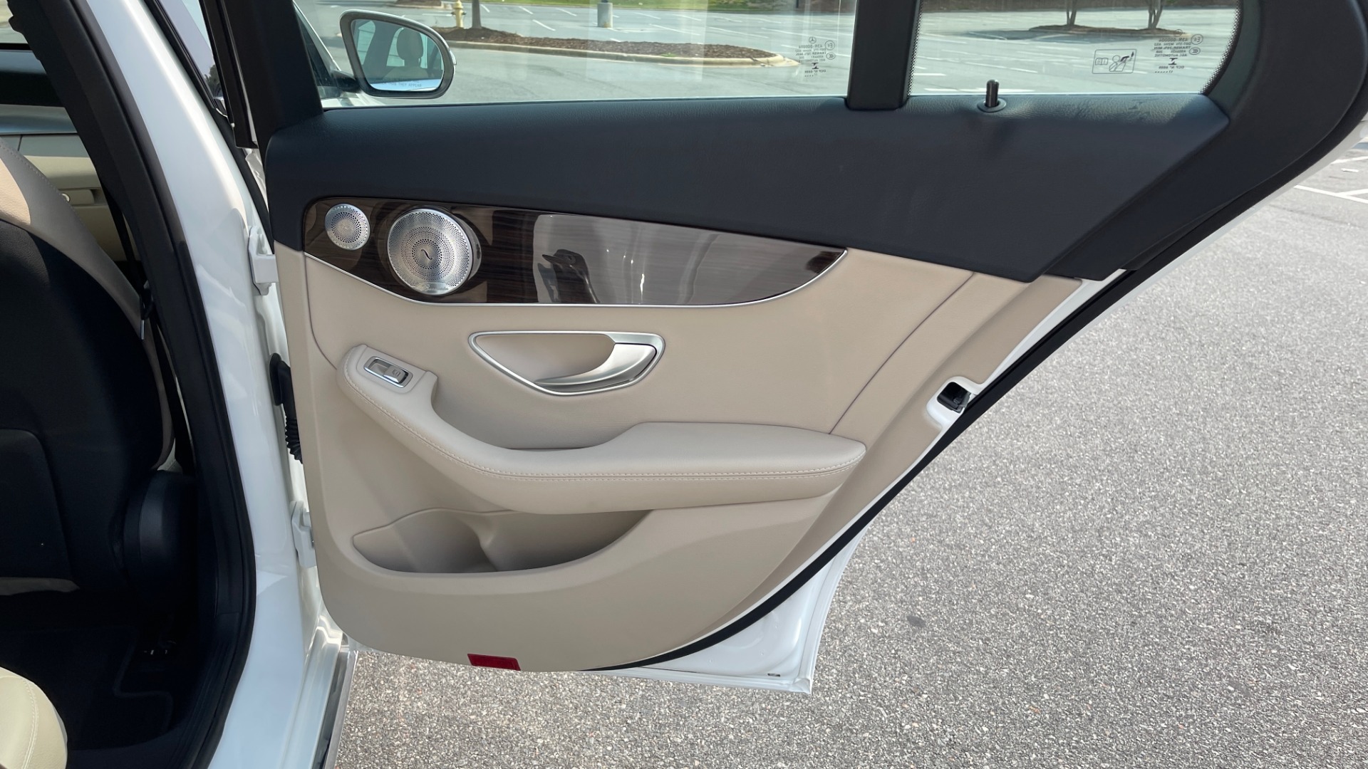Used 2018 Mercedes-Benz C-Class C 300 4MATIC / PREMIUM / BURMESTER / HTD STS / SUNROOF / REARVIEW for sale $33,995 at Formula Imports in Charlotte NC 28227 50