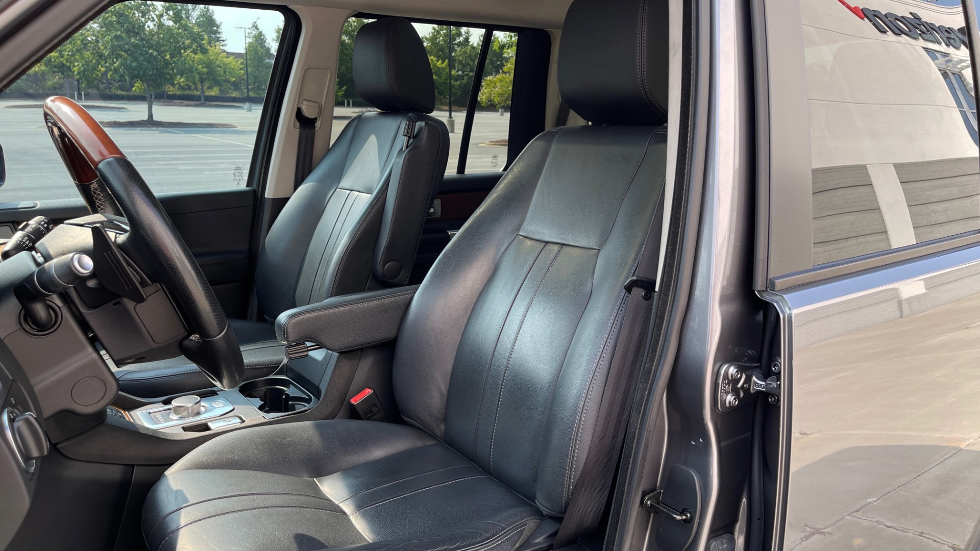 Used 2016 Land Rover LR4 HSE for sale Sold at Formula Imports in Charlotte NC 28227 30