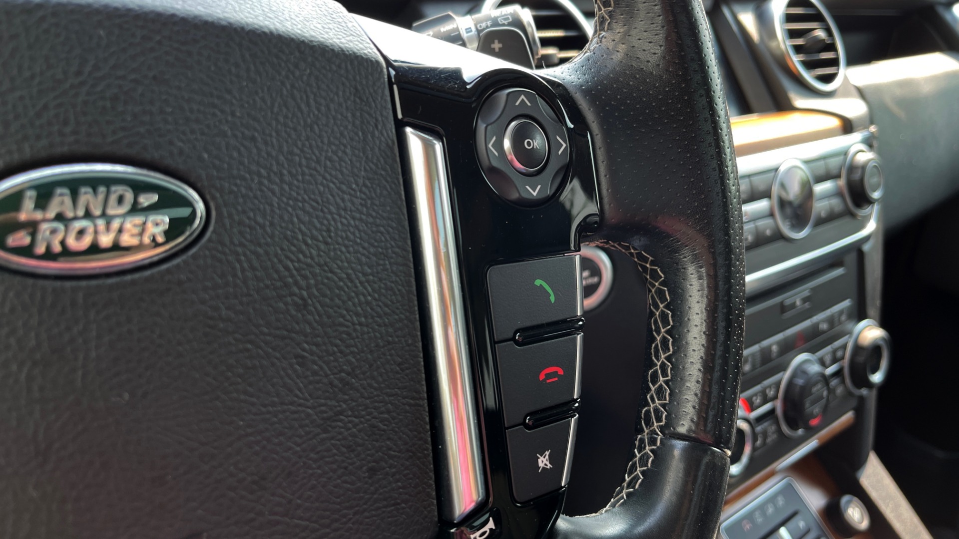 Used 2016 Land Rover LR4 HSE for sale Sold at Formula Imports in Charlotte NC 28227 32