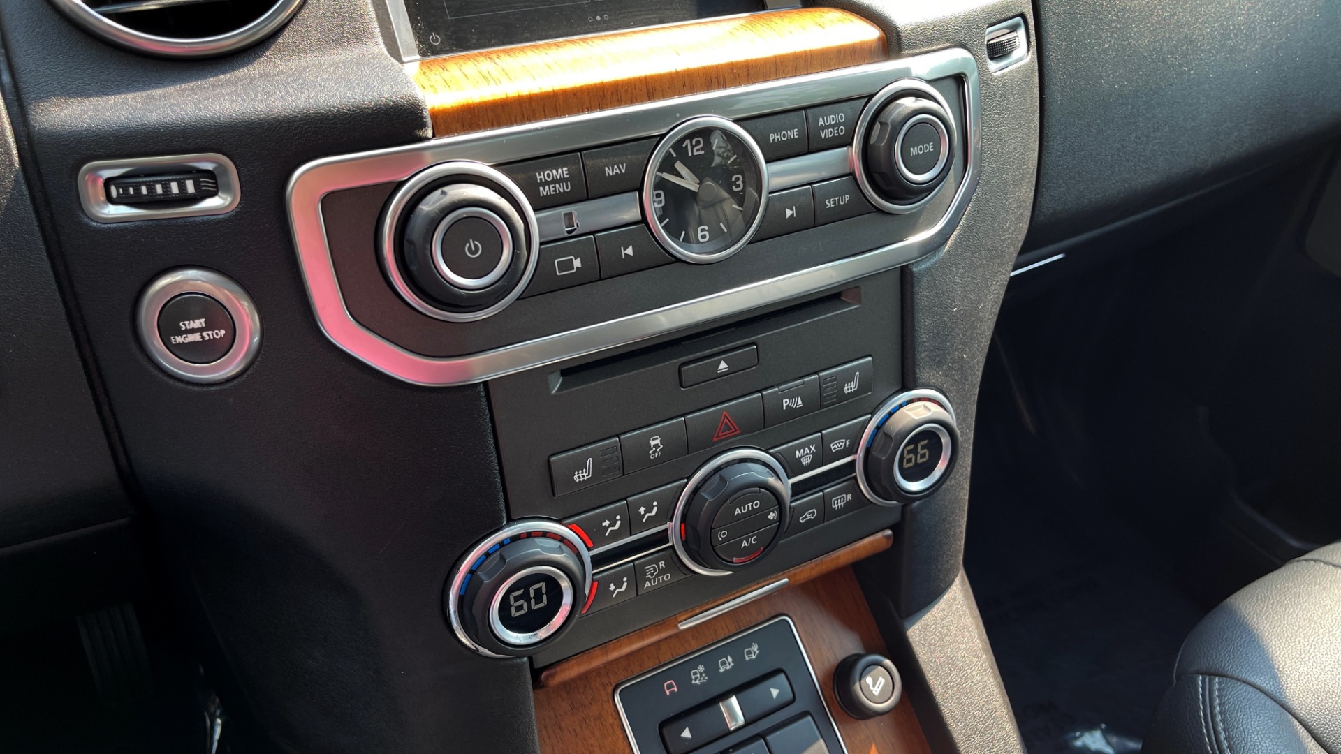 Used 2016 Land Rover LR4 HSE / NAV / SUNROOF / 3-ROW / MERIDIAN SOUND SYS / REARVIEW for sale $30,995 at Formula Imports in Charlotte NC 28227 35