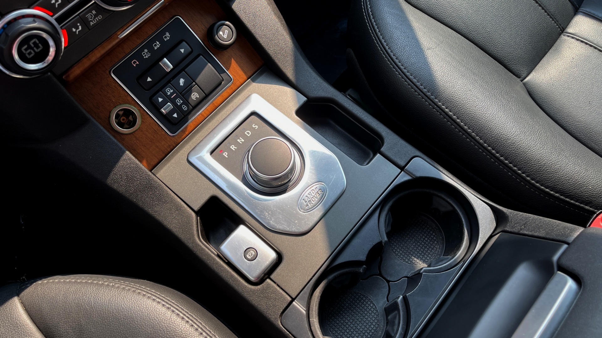 Used 2016 Land Rover LR4 HSE / NAV / SUNROOF / 3-ROW / MERIDIAN SOUND SYS / REARVIEW for sale $30,995 at Formula Imports in Charlotte NC 28227 36