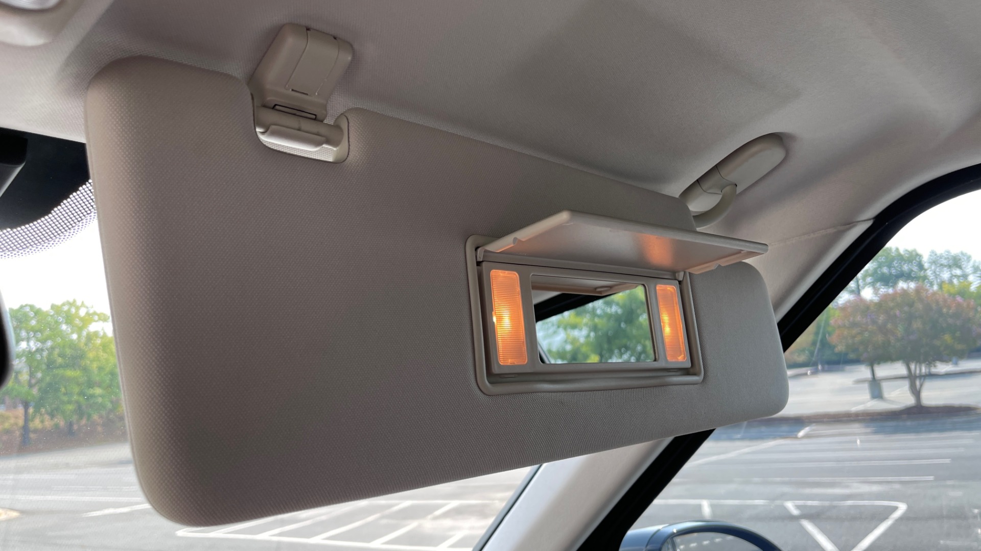 Used 2016 Land Rover LR4 HSE / NAV / SUNROOF / 3-ROW / MERIDIAN SOUND SYS / REARVIEW for sale $30,995 at Formula Imports in Charlotte NC 28227 39