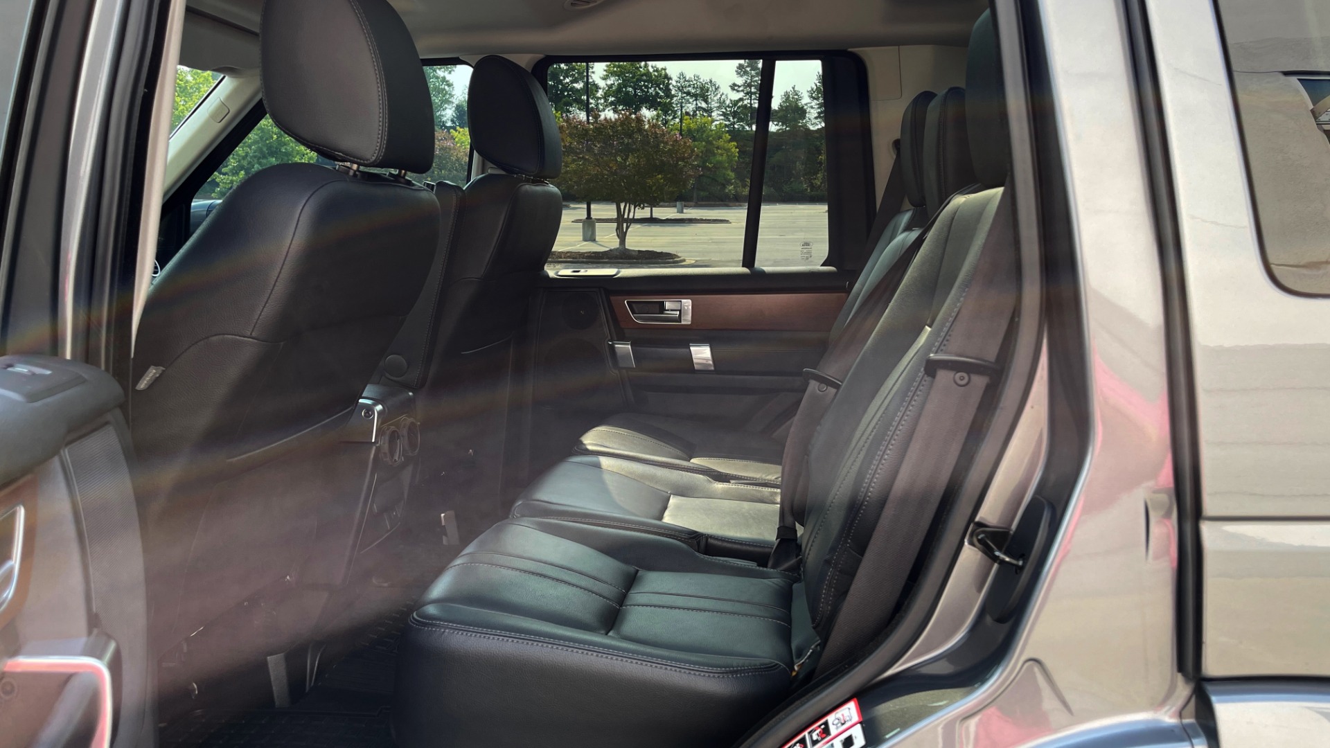 Used 2016 Land Rover LR4 HSE for sale Sold at Formula Imports in Charlotte NC 28227 44