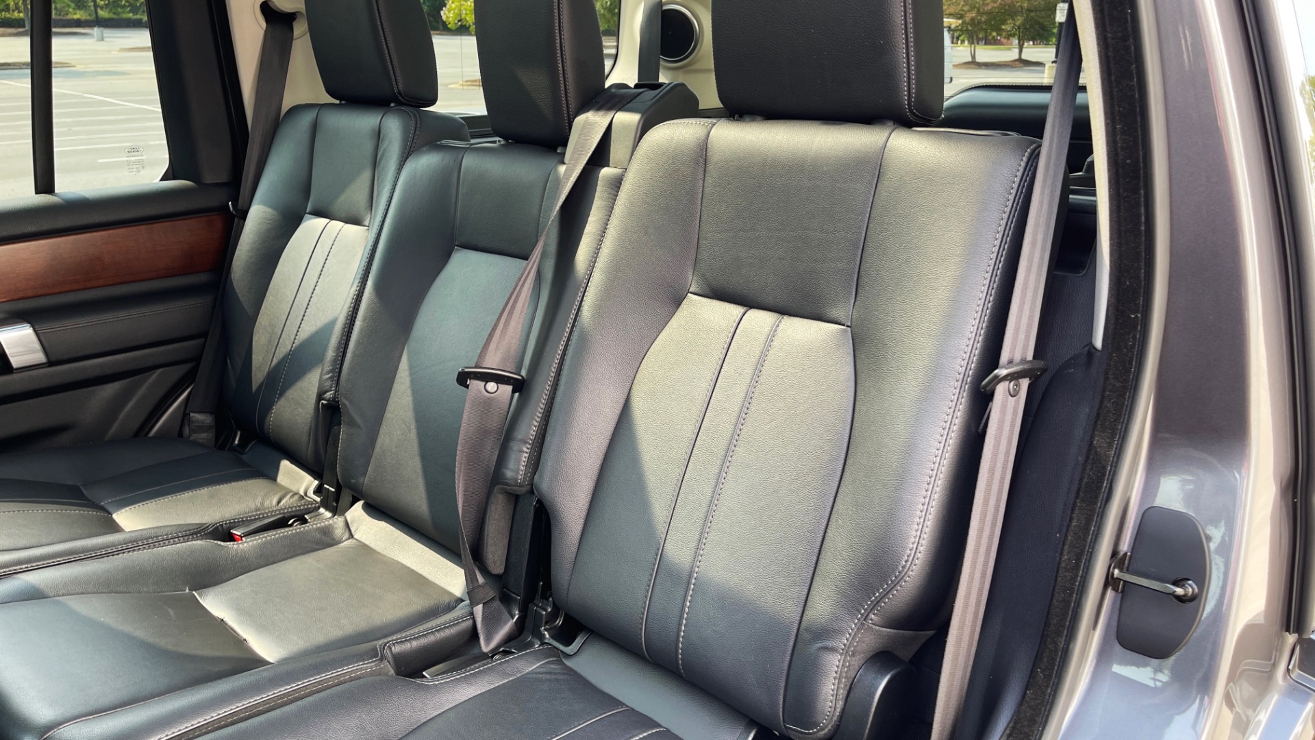 Used 2016 Land Rover LR4 HSE for sale Sold at Formula Imports in Charlotte NC 28227 45