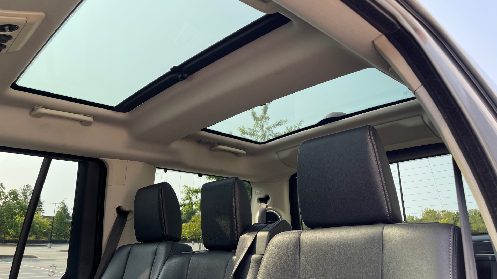 Used 2016 Land Rover LR4 HSE / NAV / SUNROOF / 3-ROW / MERIDIAN SOUND SYS / REARVIEW for sale $30,995 at Formula Imports in Charlotte NC 28227 46