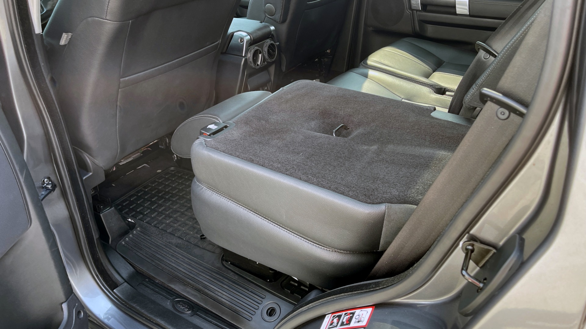 Used 2016 Land Rover LR4 HSE / NAV / SUNROOF / 3-ROW / MERIDIAN SOUND SYS / REARVIEW for sale $30,995 at Formula Imports in Charlotte NC 28227 47
