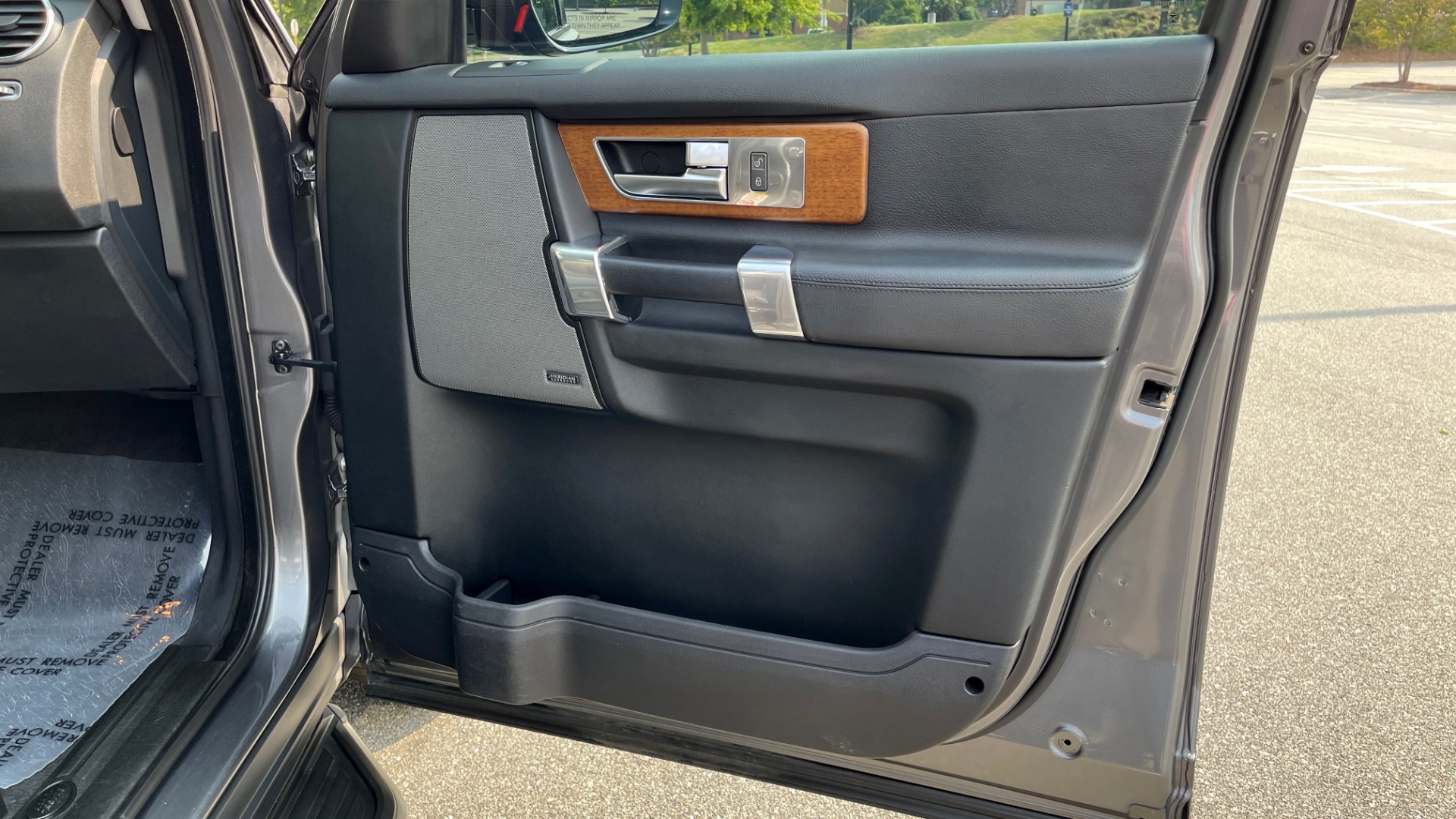 Used 2016 Land Rover LR4 HSE / NAV / SUNROOF / 3-ROW / MERIDIAN SOUND SYS / REARVIEW for sale $30,995 at Formula Imports in Charlotte NC 28227 52