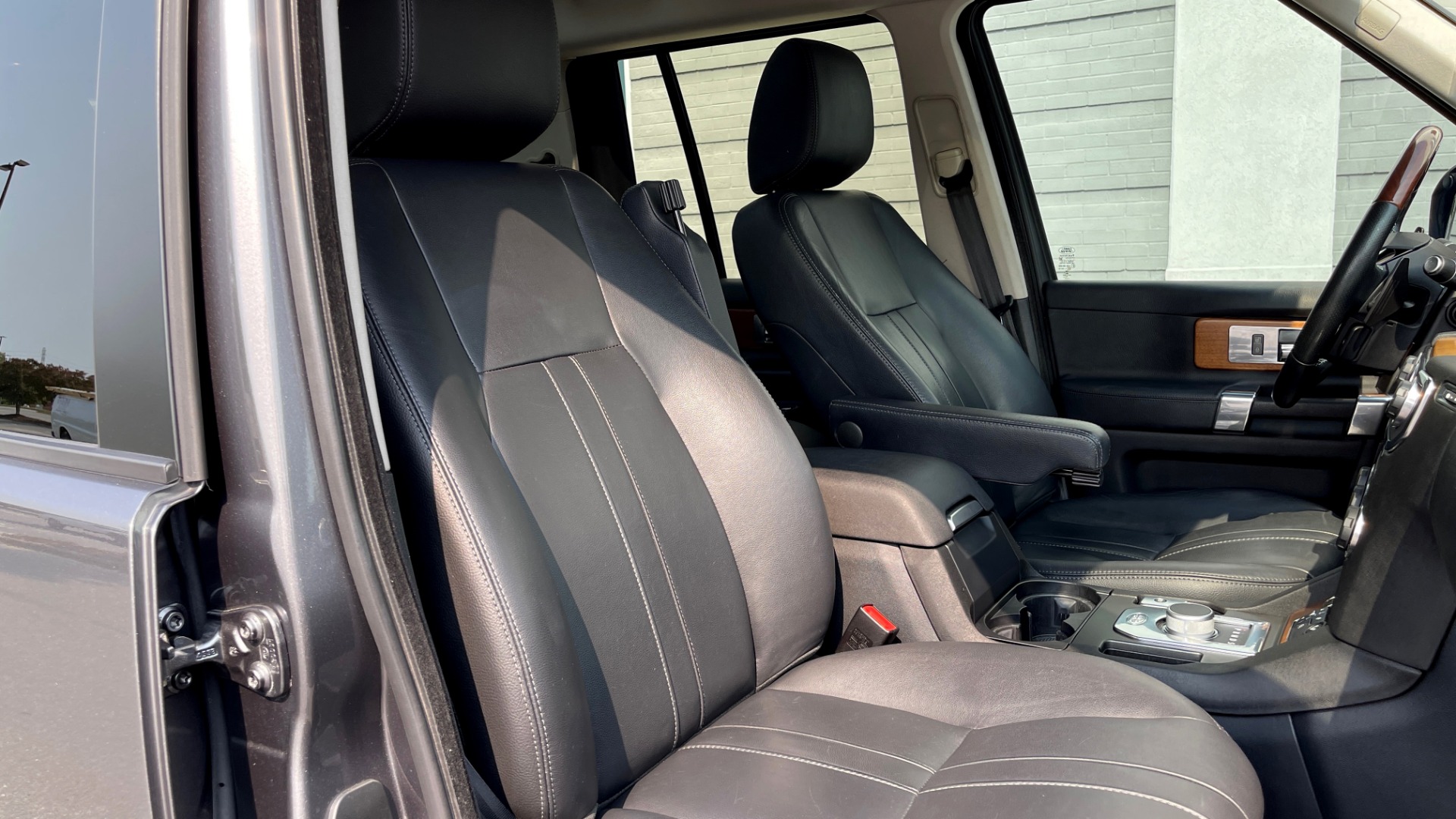 Used 2016 Land Rover LR4 HSE for sale Sold at Formula Imports in Charlotte NC 28227 55