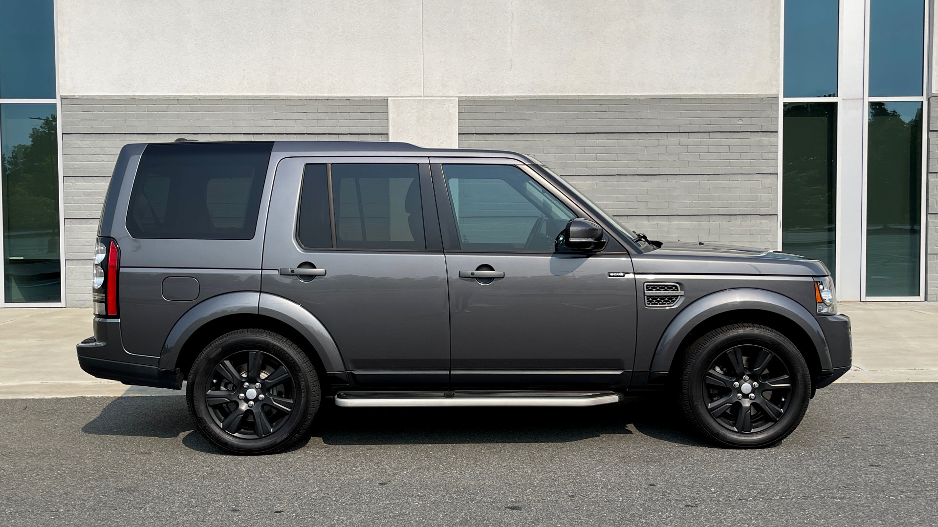 Used 2016 Land Rover LR4 HSE for sale Sold at Formula Imports in Charlotte NC 28227 7