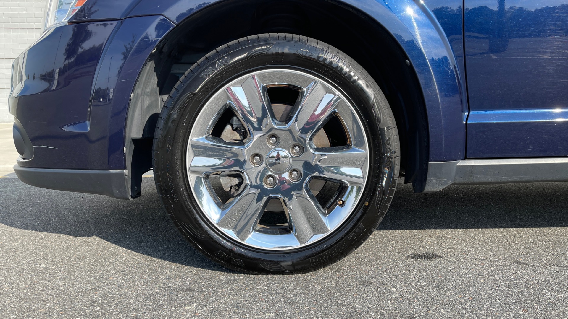 Used 2017 Dodge JOURNEY SXT PREMIUM / 2.4L / 4-SPD AUTO / KEYLESS-GO / 3-ROW / 19IN WHEELS for sale $15,995 at Formula Imports in Charlotte NC 28227 58