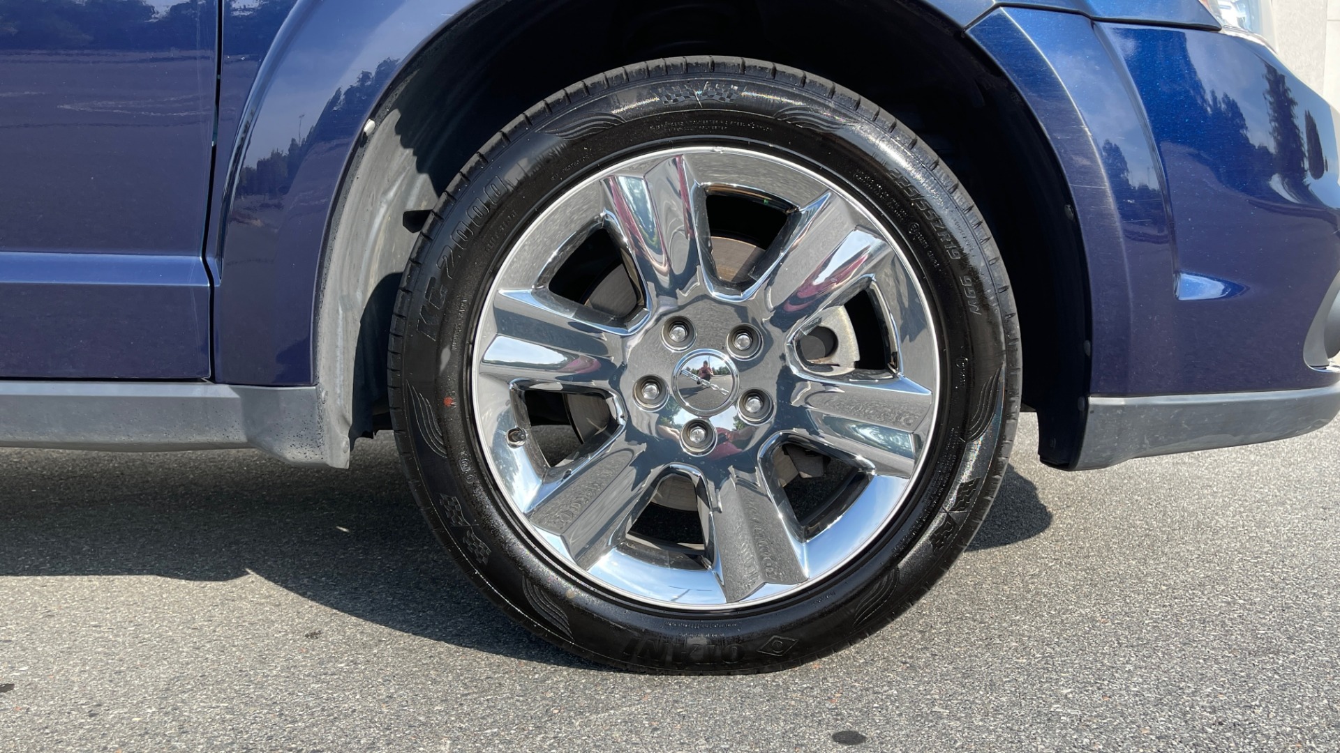 Used 2017 Dodge JOURNEY SXT PREMIUM / 2.4L / 4-SPD AUTO / KEYLESS-GO / 3-ROW / 19IN WHEELS for sale $15,995 at Formula Imports in Charlotte NC 28227 61