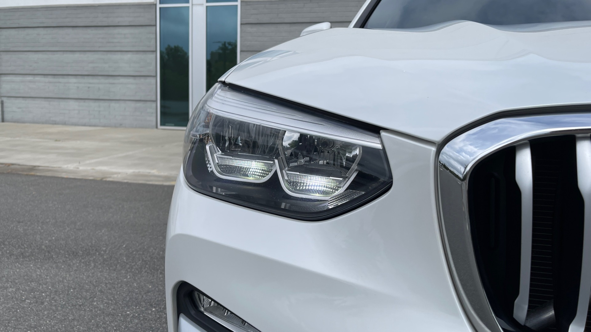 Used 2018 BMW X3 xDrive30i PANORAMIC MOONROOF / CARPLAY / 19IN WHEELS for sale Sold at Formula Imports in Charlotte NC 28227 12