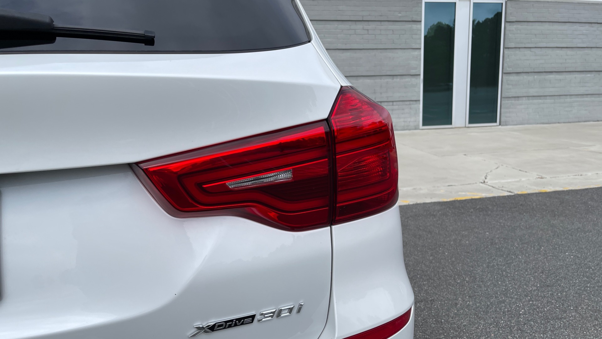 Used 2018 BMW X3 XDRIVE30I / NAV / PANO-ROOF / HTD STS / PARK DIST CNTRL / REARVIEW for sale Sold at Formula Imports in Charlotte NC 28227 24
