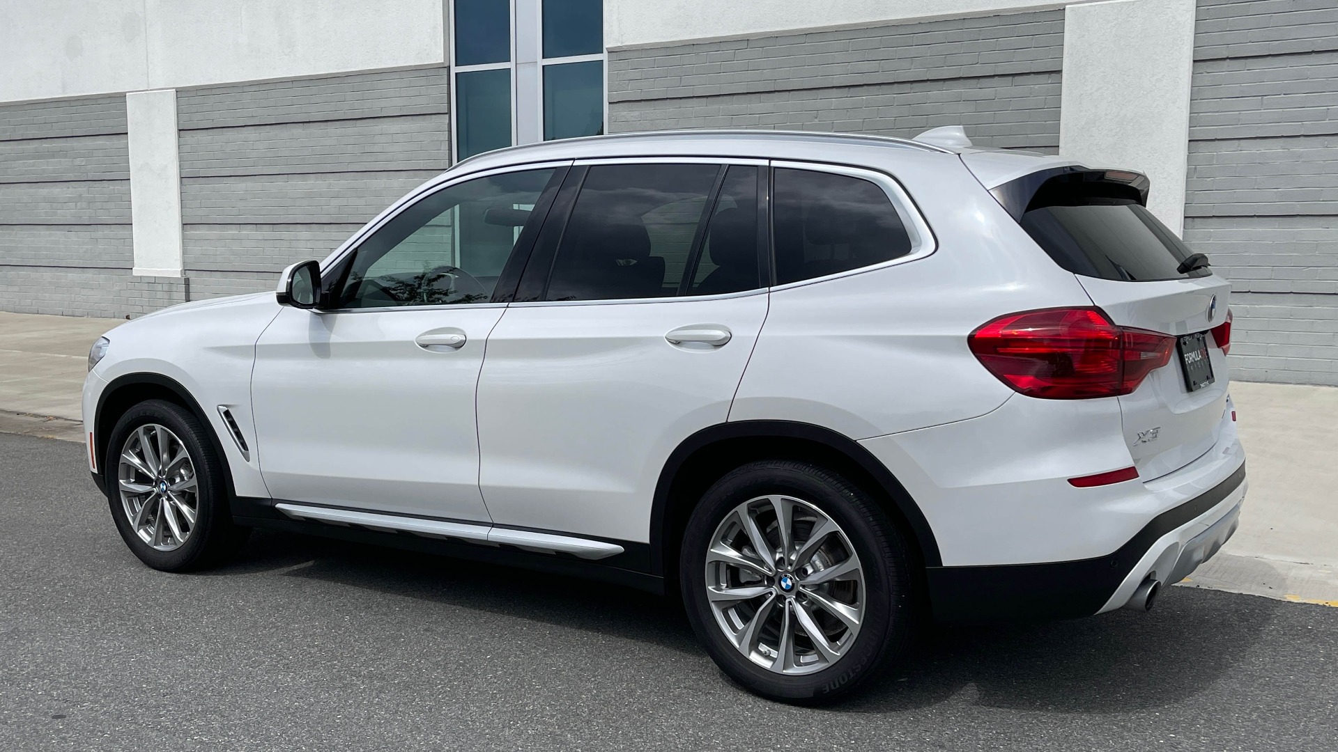 Used 2018 BMW X3 xDrive30i PANORAMIC MOONROOF / CARPLAY / 19IN WHEELS for sale Sold at Formula Imports in Charlotte NC 28227 4