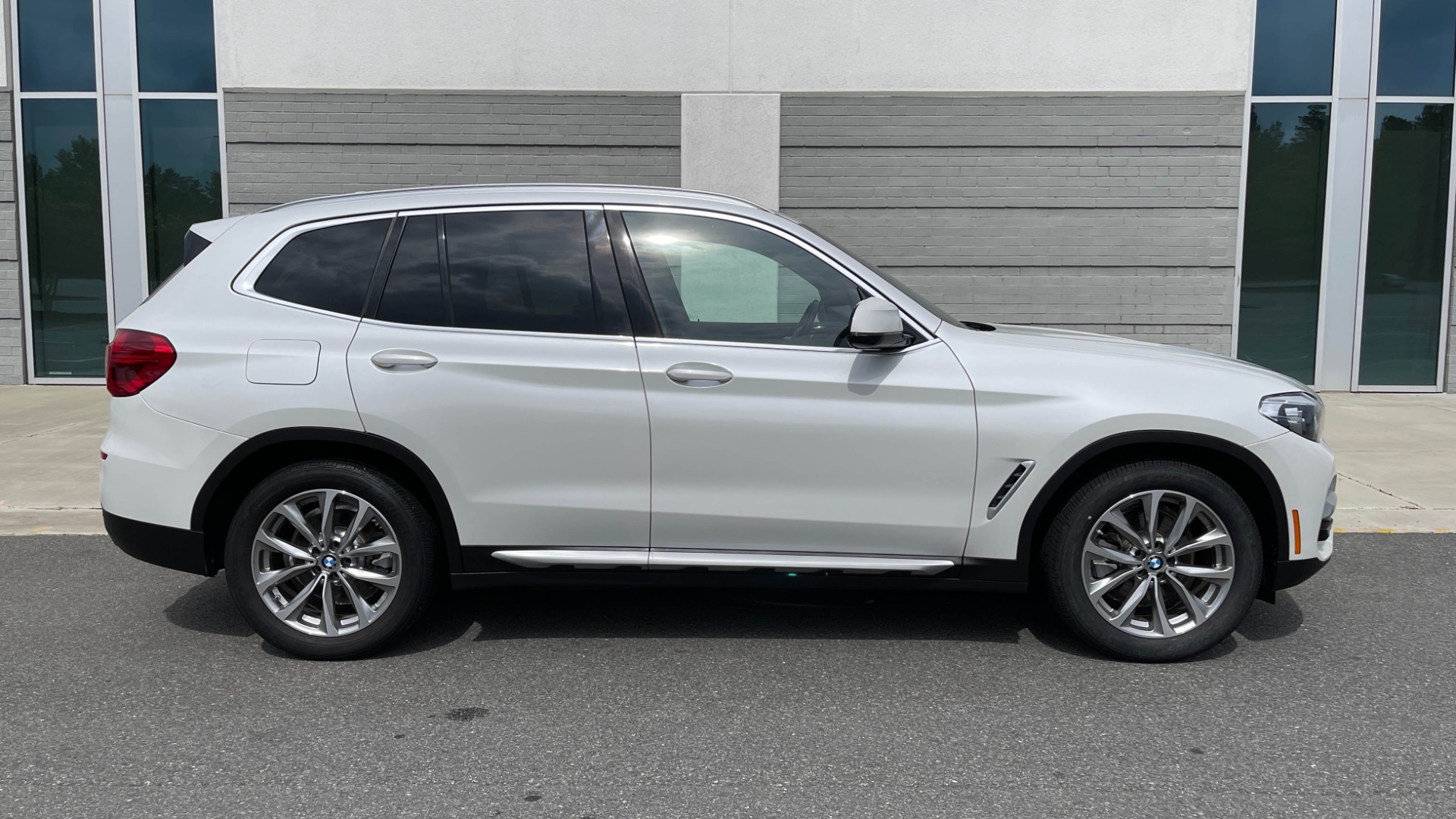 Used 2018 BMW X3 XDRIVE30I / NAV / PANO-ROOF / HTD STS / PARK DIST CNTRL / REARVIEW for sale Sold at Formula Imports in Charlotte NC 28227 6