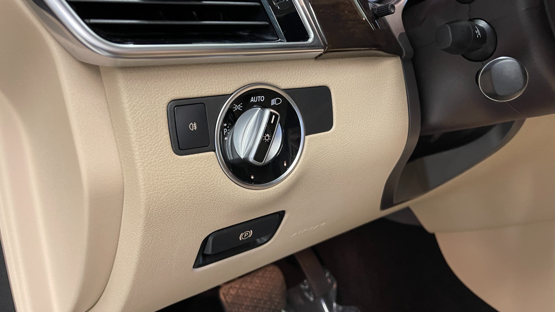 Used 2018 Mercedes-Benz GLE 350 4MATIC PREMIUM / NAV / PARK PILOT / BSA / H/K SND / SURROUND VIEW for sale Sold at Formula Imports in Charlotte NC 28227 30