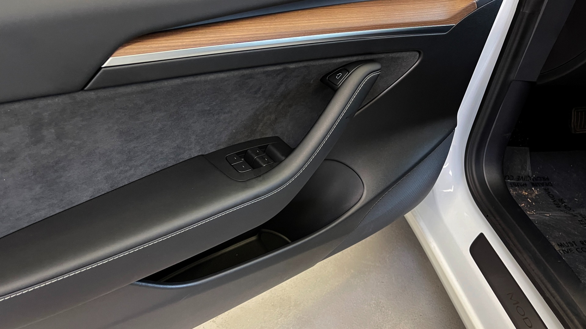 Used 2021 Tesla MODEL 3 STANDARD RANGE PLUS / NAV / REARVIEW for sale $49,595 at Formula Imports in Charlotte NC 28227 22