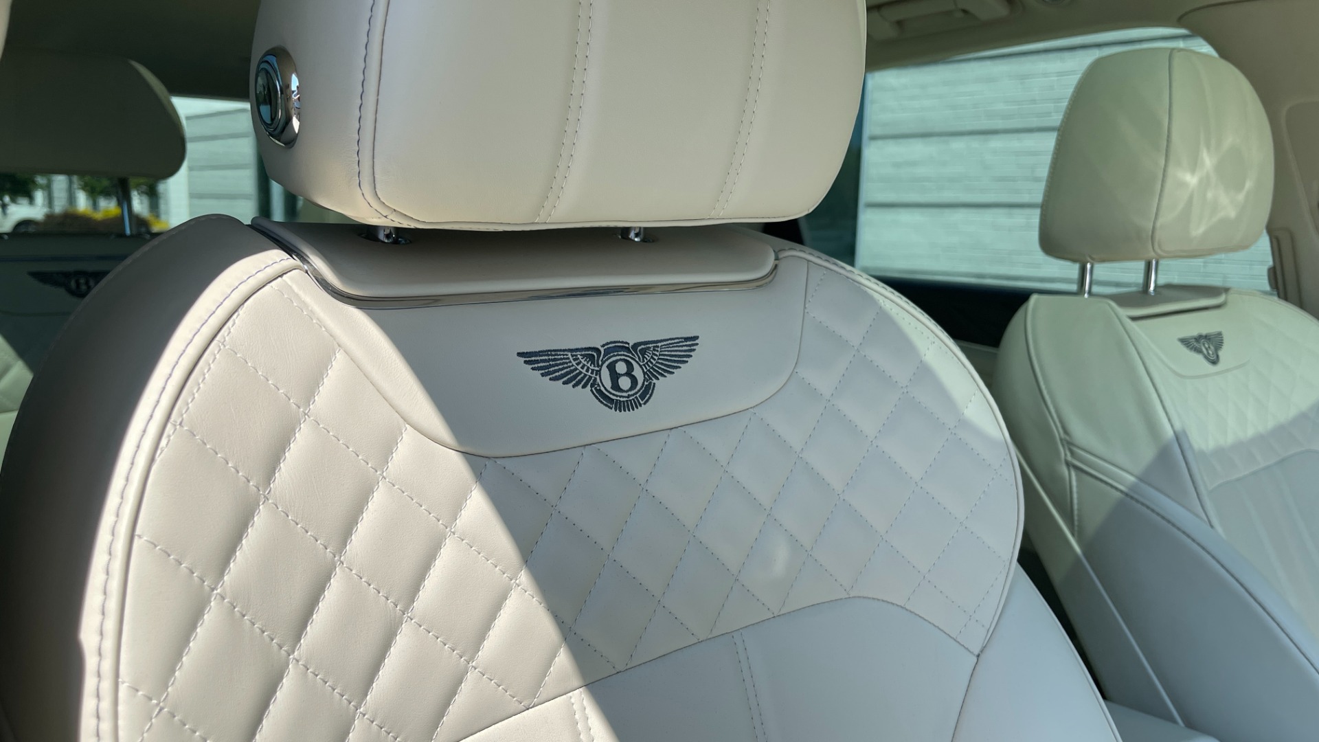 Used 2019 Bentley BENTAYGA V8 / AWD / NAV / SUNROOF / LED LIGHTING / PREMIUM AUDIO / REARVIEW for sale Sold at Formula Imports in Charlotte NC 28227 68