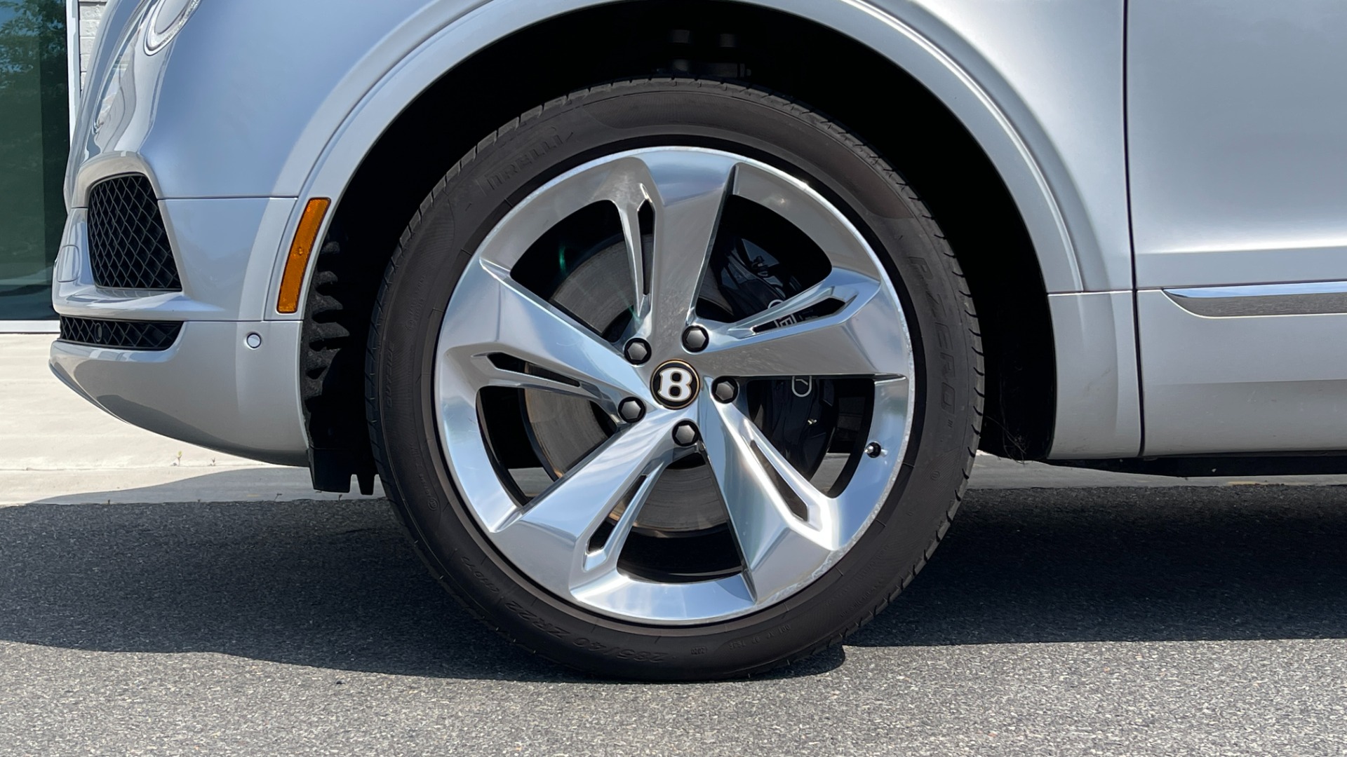 Used 2019 Bentley BENTAYGA V8 / AWD / NAV / SUNROOF / LED LIGHTING / PREMIUM AUDIO / REARVIEW for sale Sold at Formula Imports in Charlotte NC 28227 69