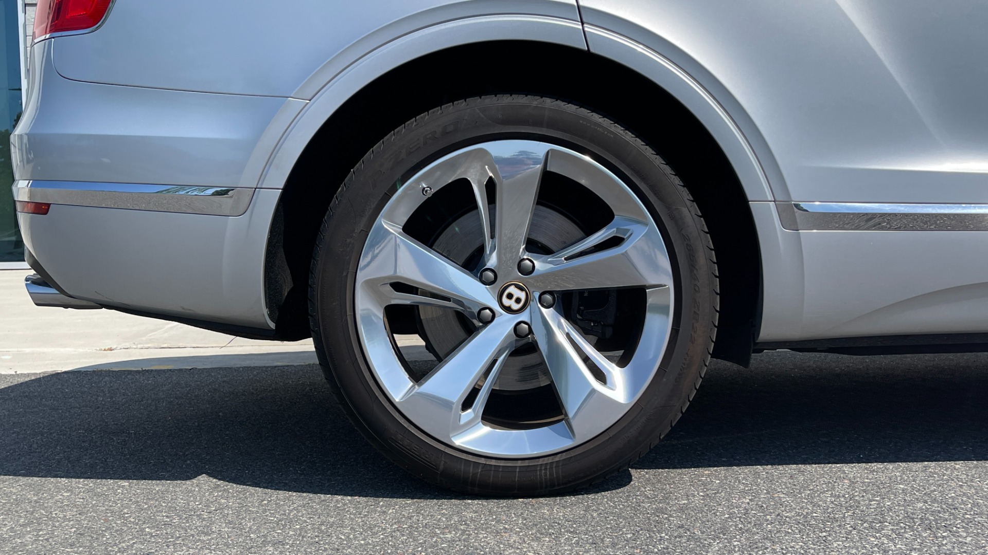 Used 2019 Bentley BENTAYGA V8 / AWD / NAV / SUNROOF / LED LIGHTING / PREMIUM AUDIO / REARVIEW for sale Sold at Formula Imports in Charlotte NC 28227 71