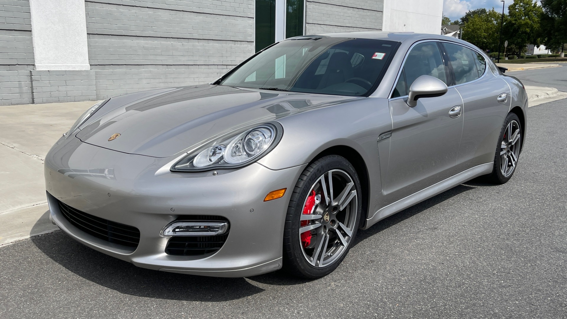 Used 2010 Porsche PANAMERA 4DR HB TURBO / SPORT CHRONO / BOSE / AUTO CLIMATE CONTROL for sale Sold at Formula Imports in Charlotte NC 28227 3