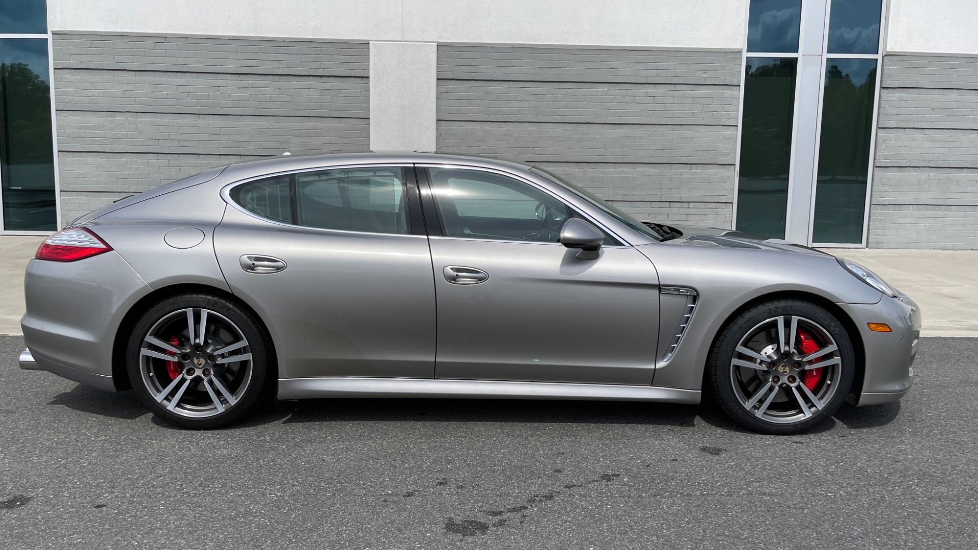 Used 2010 Porsche PANAMERA 4DR HB TURBO / SPORT CHRONO / BOSE / AUTO CLIMATE CONTROL for sale Sold at Formula Imports in Charlotte NC 28227 7