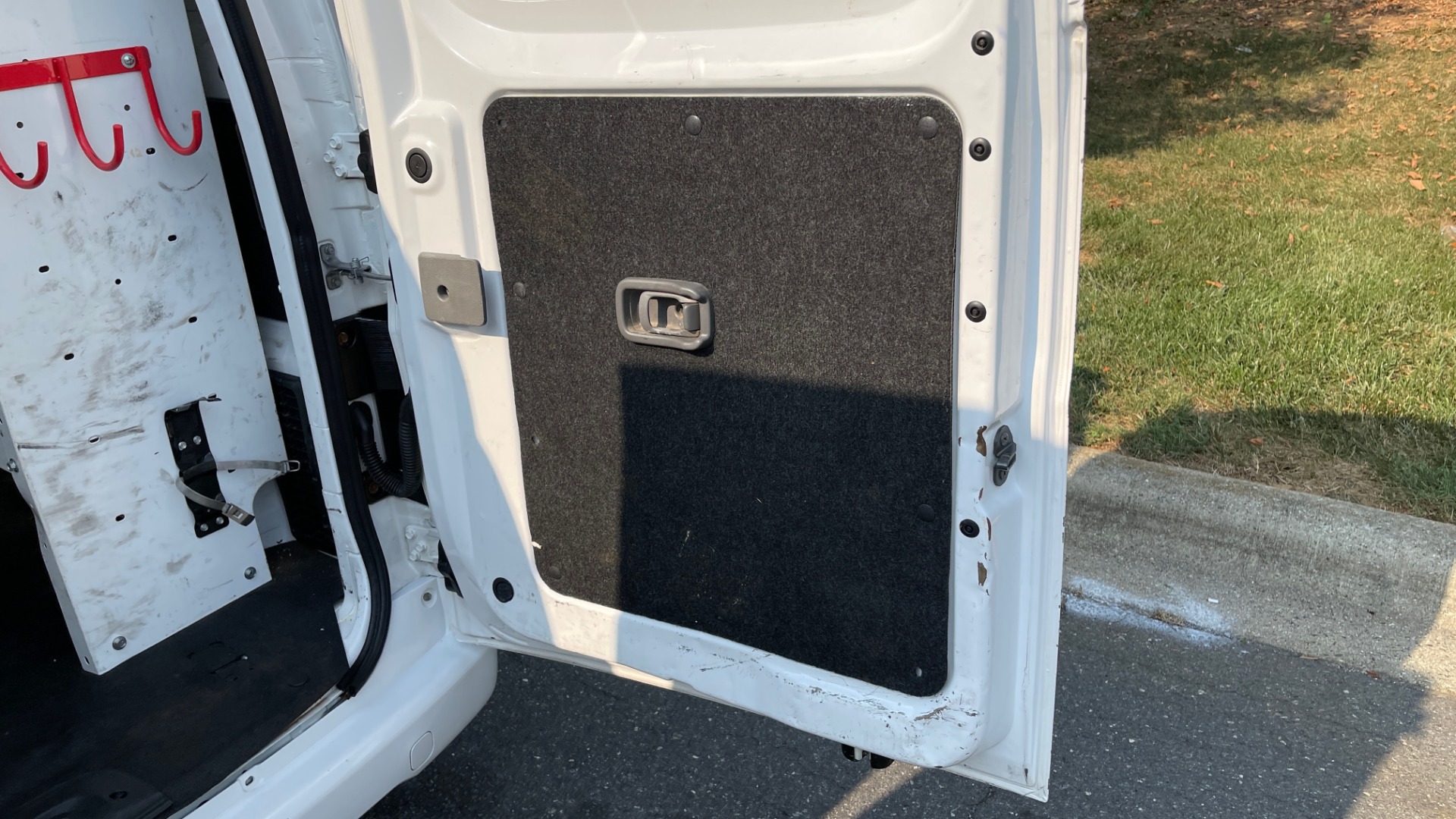 Used 2016 Nissan NV200 SV / WORK VAN / EXTERIOR APPEARANCE PKG / SPLASH GUARDS for sale Sold at Formula Imports in Charlotte NC 28227 12