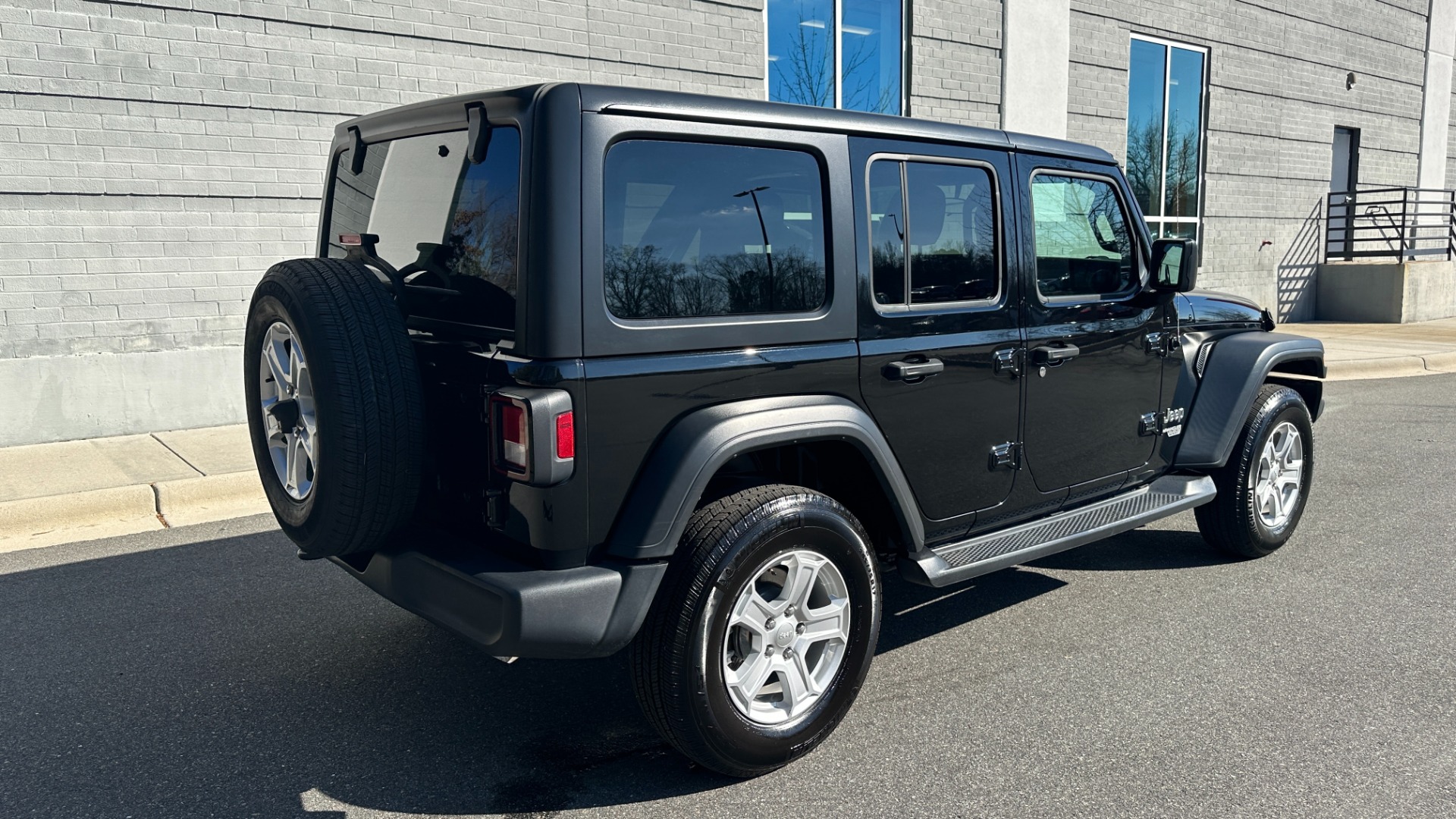 Used 2020 Jeep Wrangler Unlimited SPORT S / TECH PACKAGE / S PACKAGE / BLACK 3 PIECE HARD TOP for sale $25,995 at Formula Imports in Charlotte NC 28227 4
