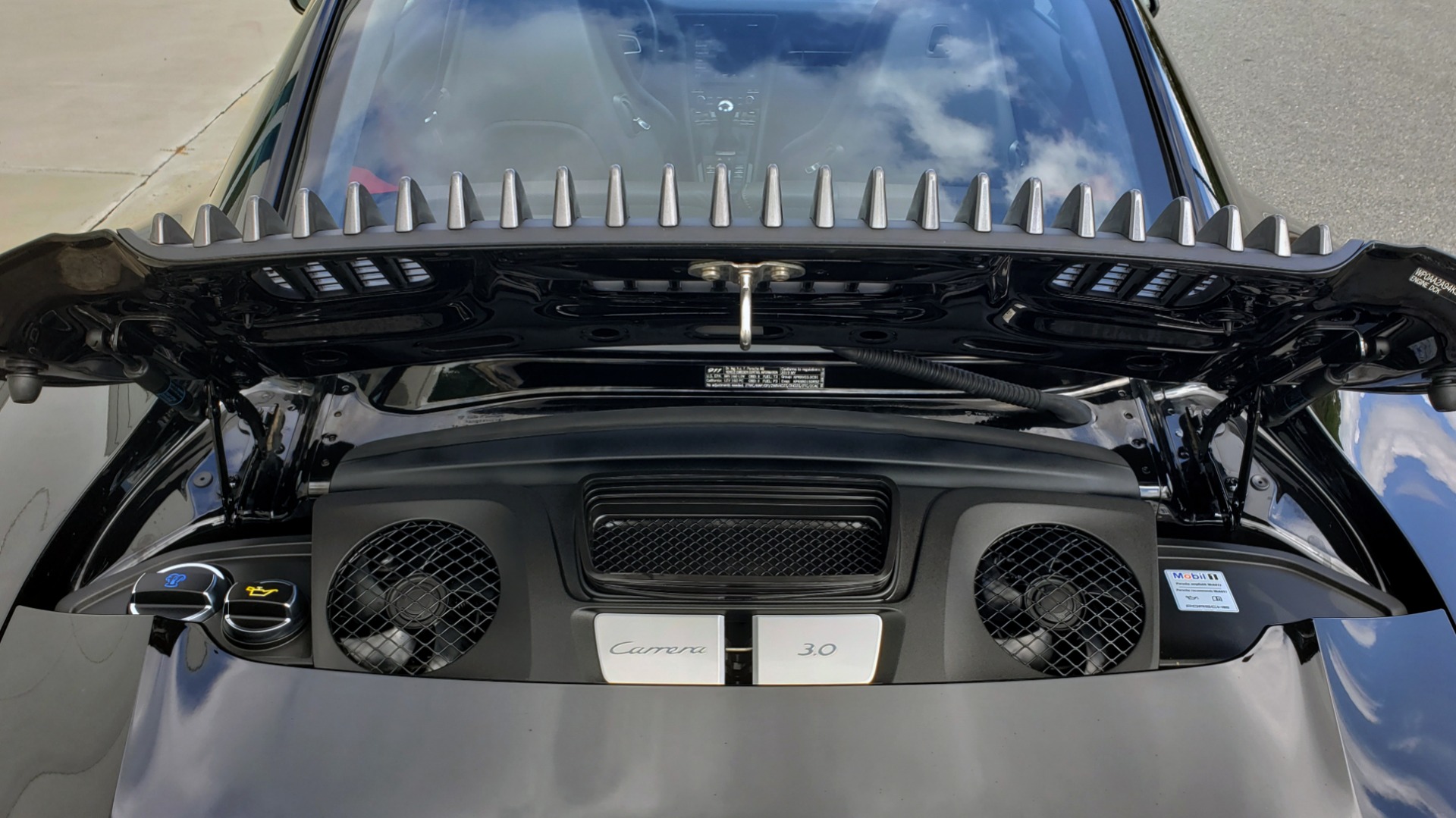Used 2019 Porsche 911 CARRERA T / 3.0L H6 / MANUAL / PREMIUM / NAV / BOSE / SUNROOF / REARVIEW for sale Sold at Formula Imports in Charlotte NC 28227 30