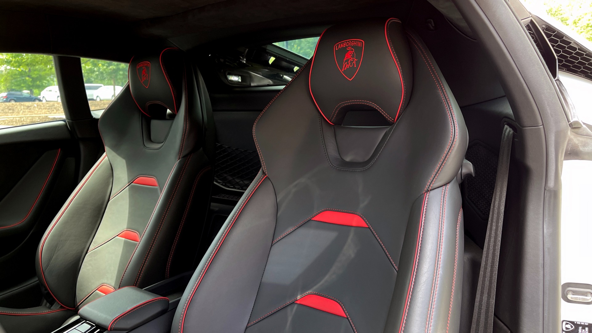 Used 2020 Lamborghini HURACAN EVO LP640-4 5.2L V10 630HP / 7-SPD AUTO / AWD / NAVIGATION / CAMERA for sale Sold at Formula Imports in Charlotte NC 28227 36