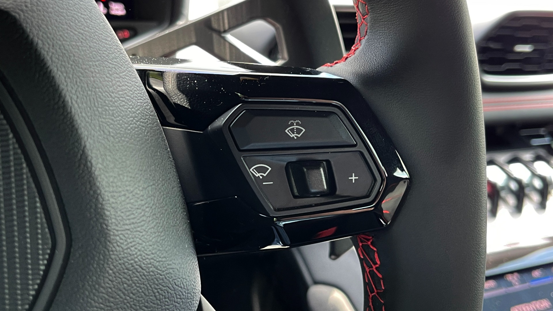 Used 2020 Lamborghini HURACAN EVO LP640-4 5.2L V10 630HP / 7-SPD AUTO / AWD / NAVIGATION / CAMERA for sale Sold at Formula Imports in Charlotte NC 28227 41