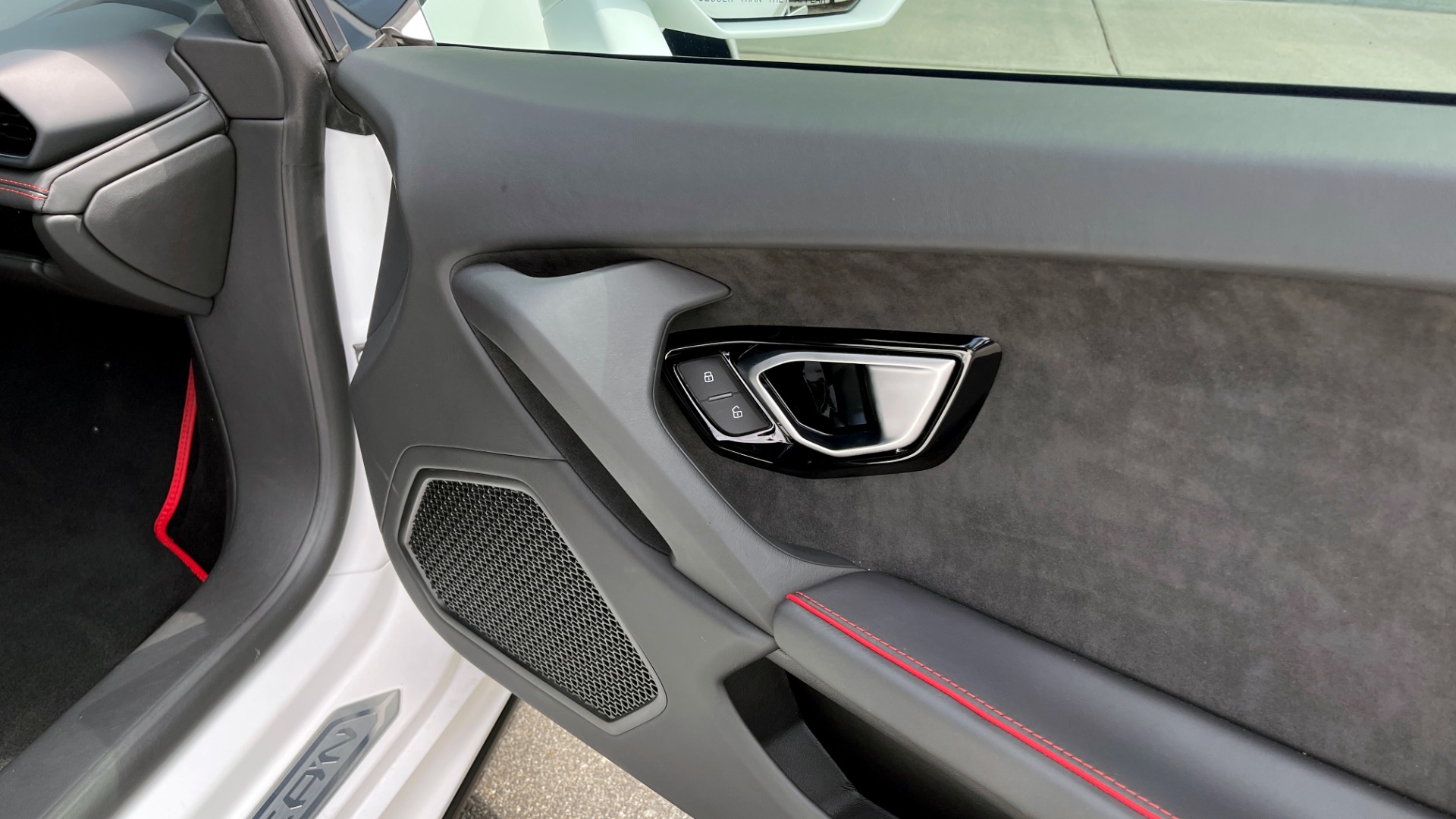 Used 2020 Lamborghini HURACAN EVO LP640-4 5.2L V10 630HP / 7-SPD AUTO / AWD / NAVIGATION / CAMERA for sale Sold at Formula Imports in Charlotte NC 28227 51
