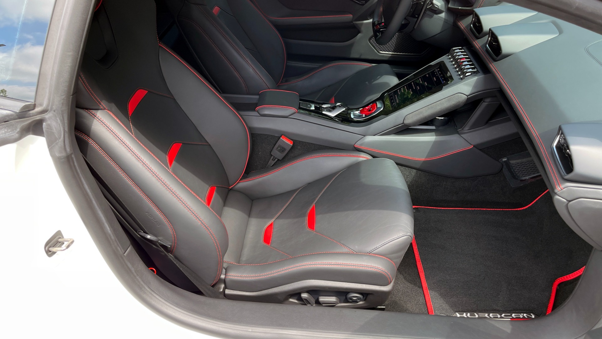 Used 2020 Lamborghini HURACAN EVO LP640-4 5.2L V10 630HP / 7-SPD AUTO / AWD / NAVIGATION / CAMERA for sale Sold at Formula Imports in Charlotte NC 28227 53