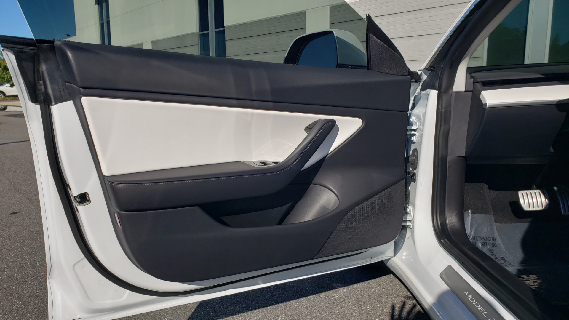 Used 2020 Tesla MODEL 3 PERFORMANCE / AWD / NAV / DUAL-SUNROOF / RERVIEW for sale Sold at Formula Imports in Charlotte NC 28227 35