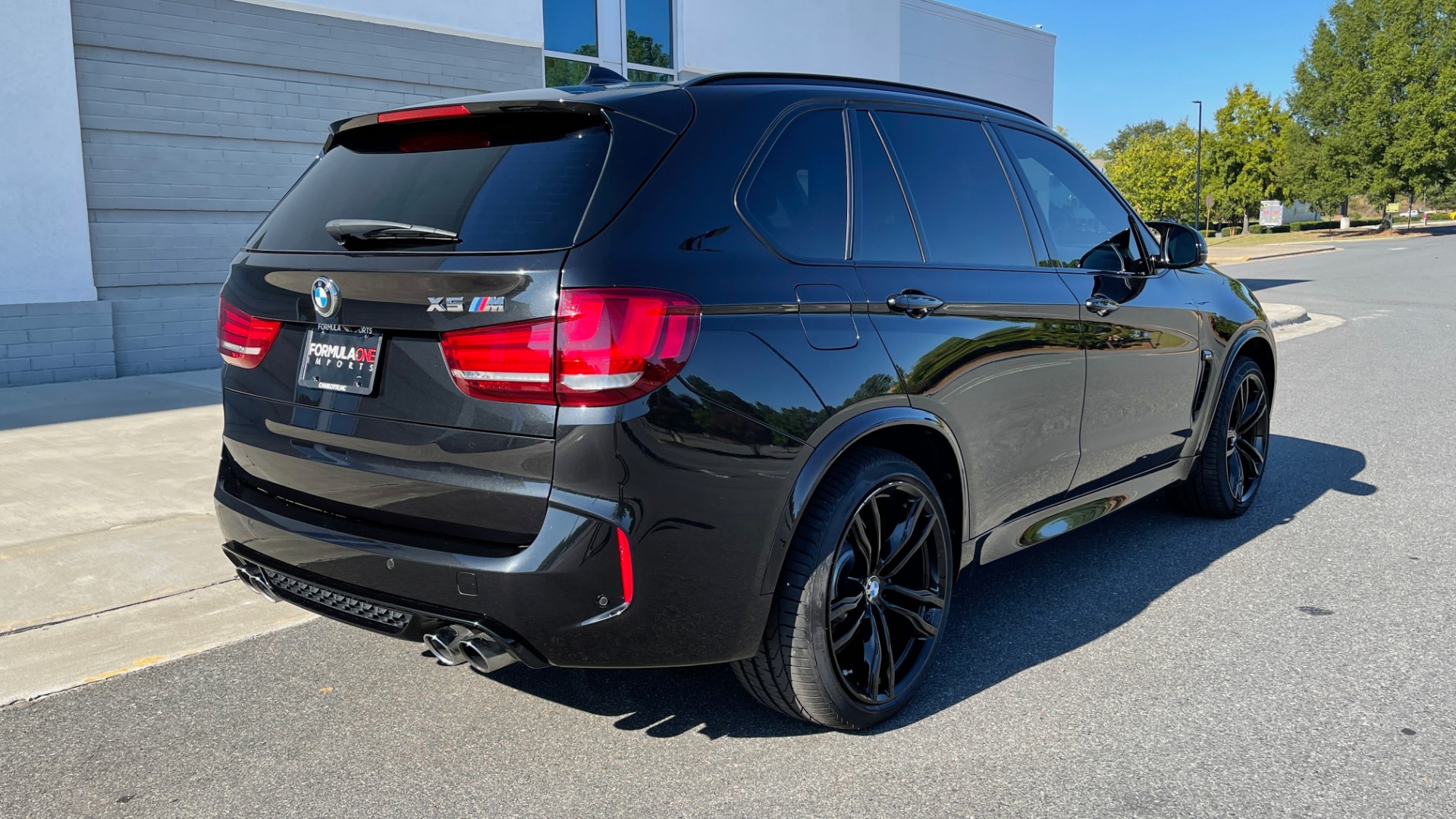 Used 2018 BMW X5 M EXECUTIVE PKG / NAV / SUNROOF / BLIND SPOT / LANE DEPART / CAMERAS for sale Sold at Formula Imports in Charlotte NC 28227 2
