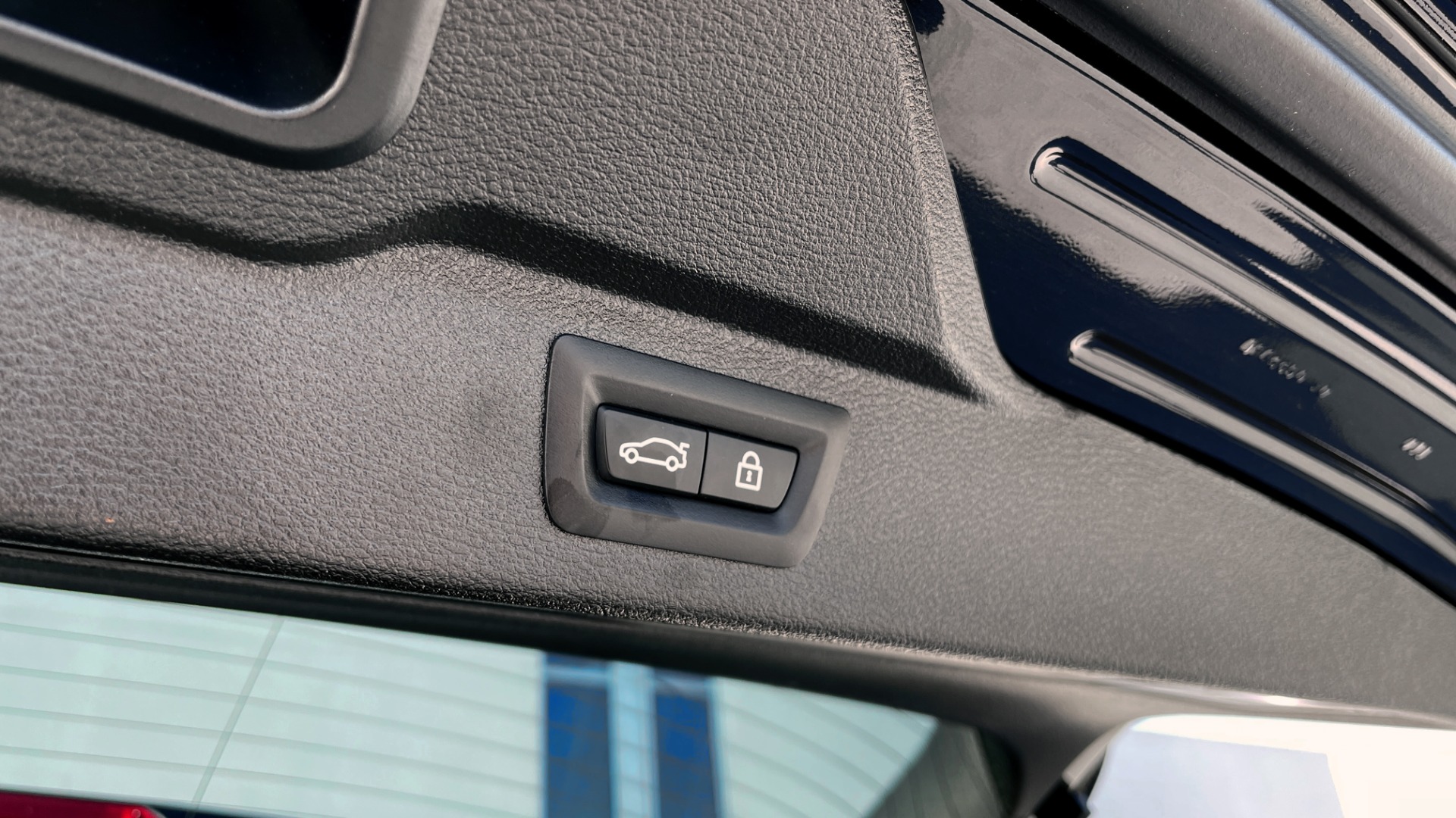 Used 2018 BMW X5 M EXECUTIVE PKG / NAV / SUNROOF / BLIND SPOT / LANE DEPART / CAMERAS for sale Sold at Formula Imports in Charlotte NC 28227 20